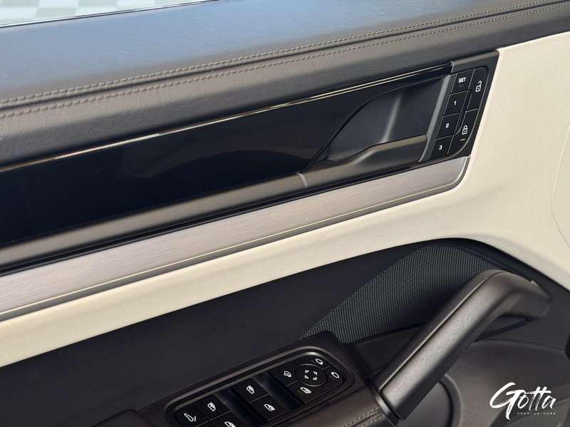 Photo du véhicule Porsche Cayenne