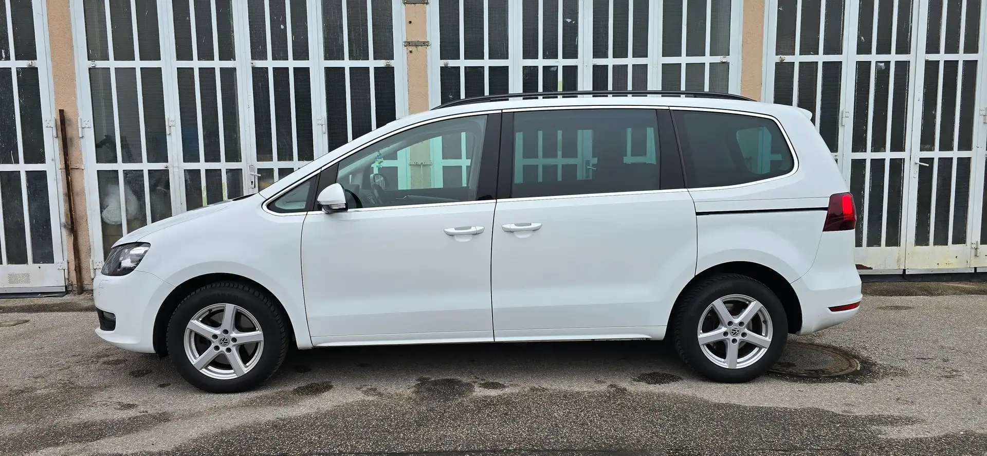 Volkswagen Sharan Comfortline 2,0 TDI DSG *1.Besitz*LED*App-Connect* Weiß - 2