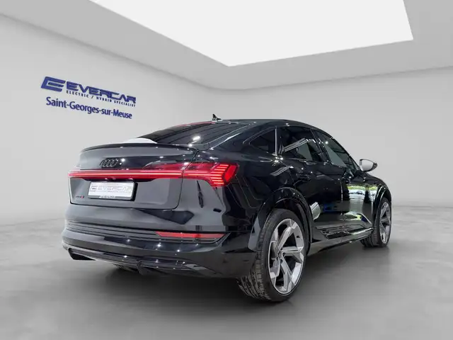 Audi E-Tron S view 4