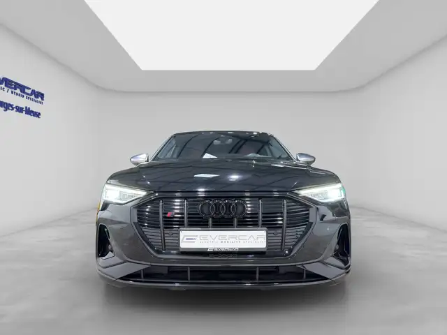 Audi E-Tron S view 2