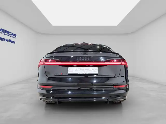 Audi E-Tron S view 5