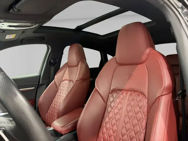 Audi E-Tron S view 10