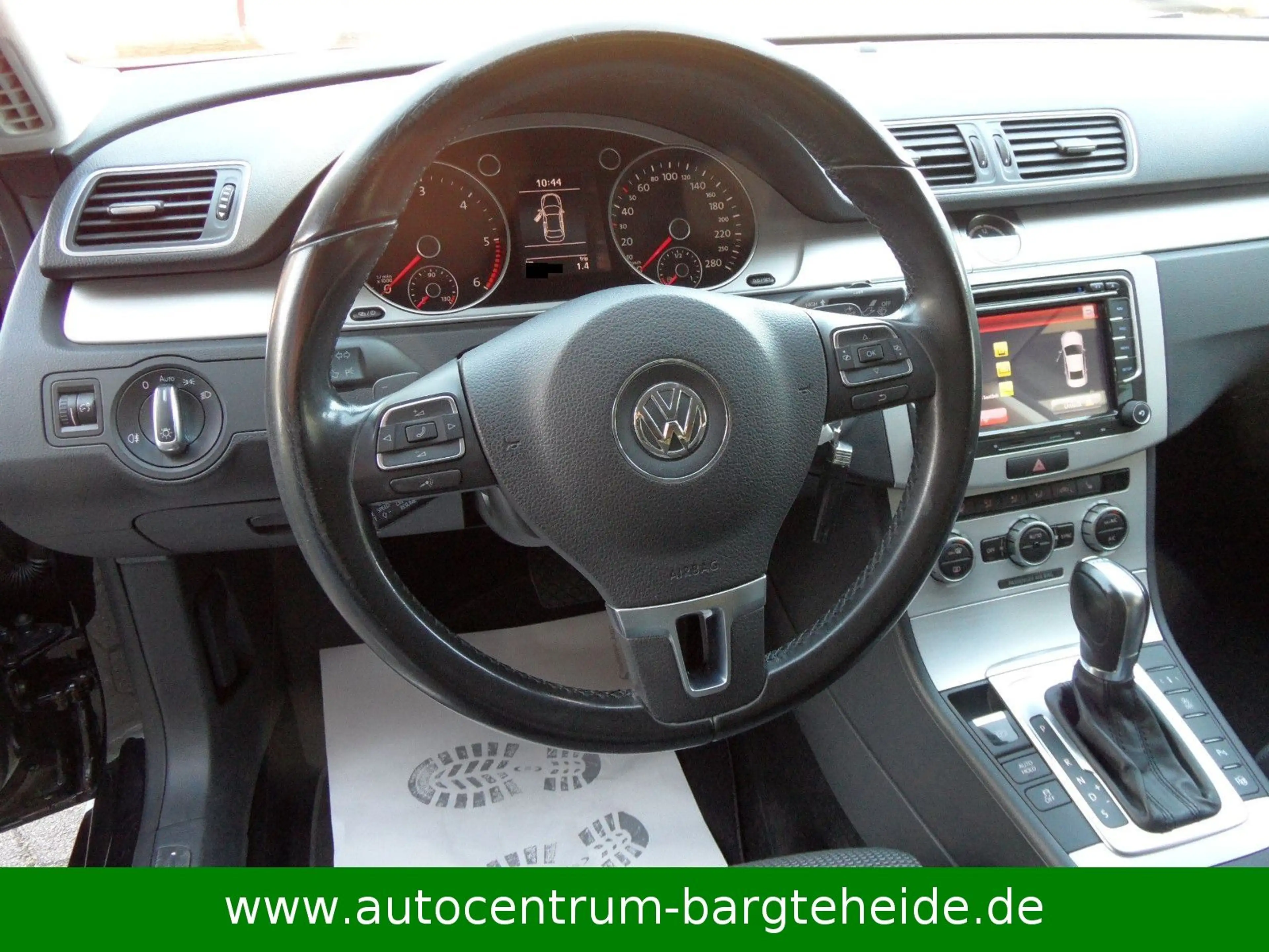 Volkswagen CC 2.0 TDi BMT Aut. NAVI+XENON+2.HD — photo 11