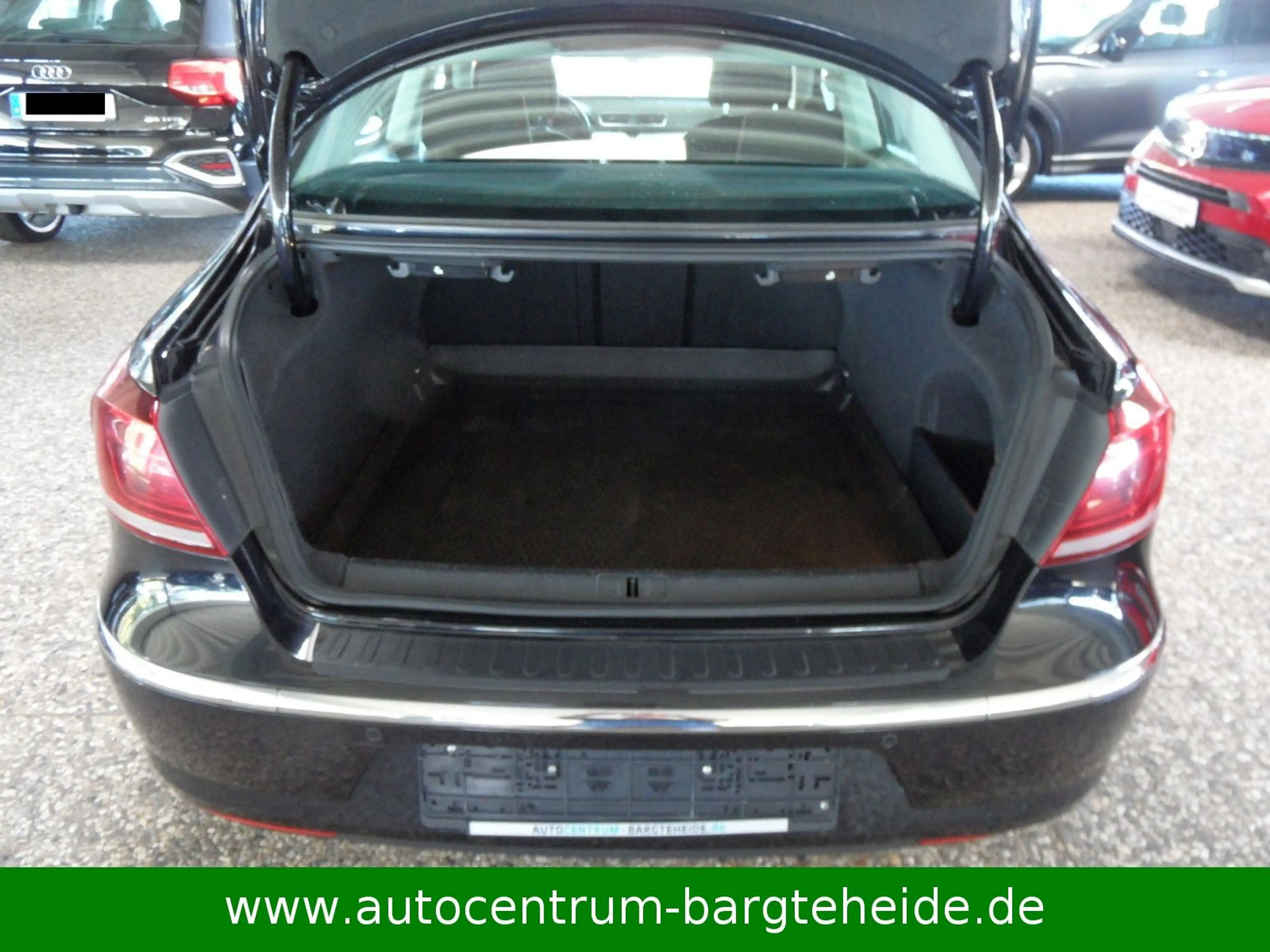 Volkswagen CC 2.0 TDi BMT Aut. NAVI+XENON+2.HD — photo 9