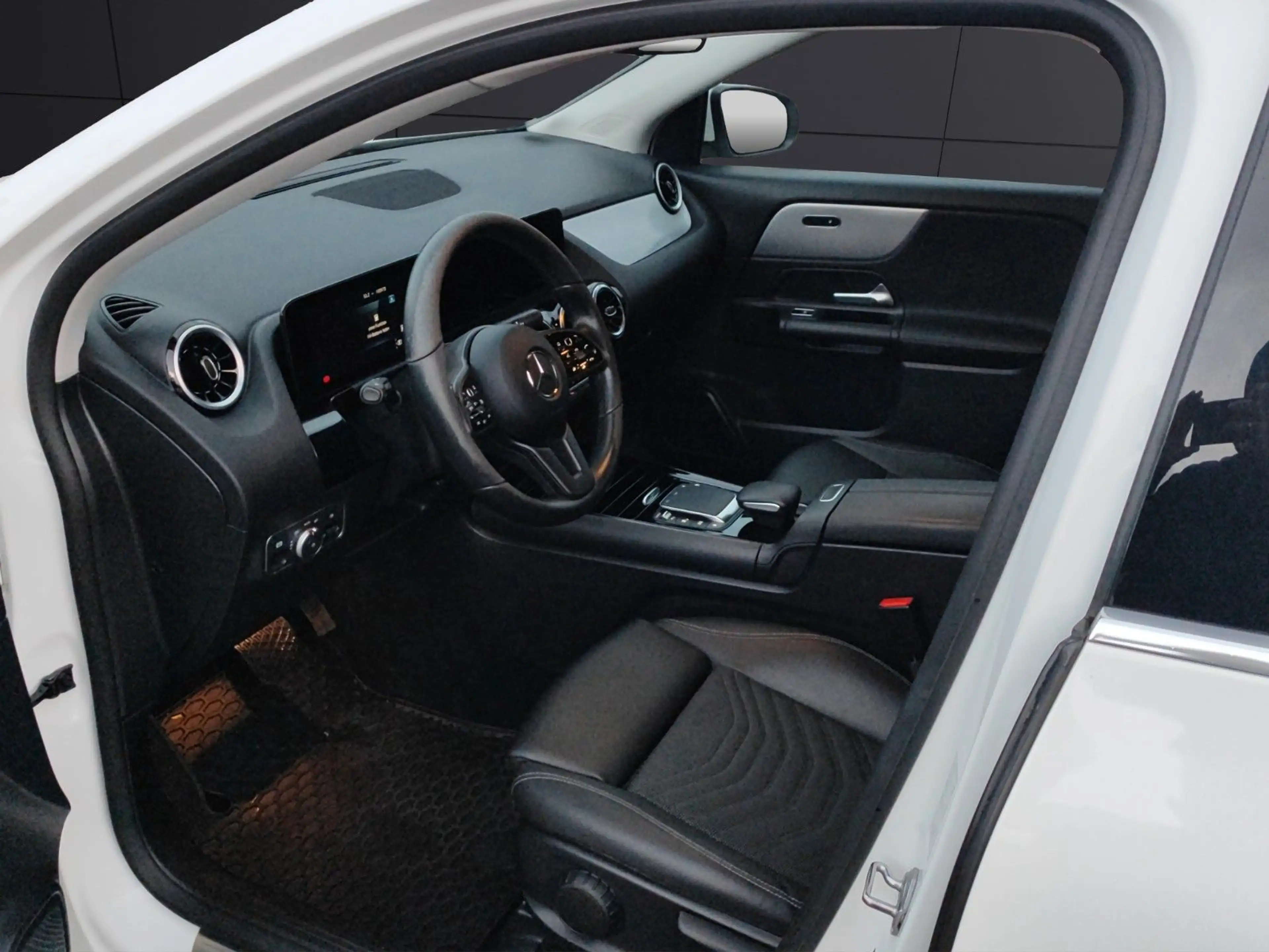 Mercedes-Benz GLA 250 e*Navi*AHK*Kamera*SitzHZ*DAB* — photo 9