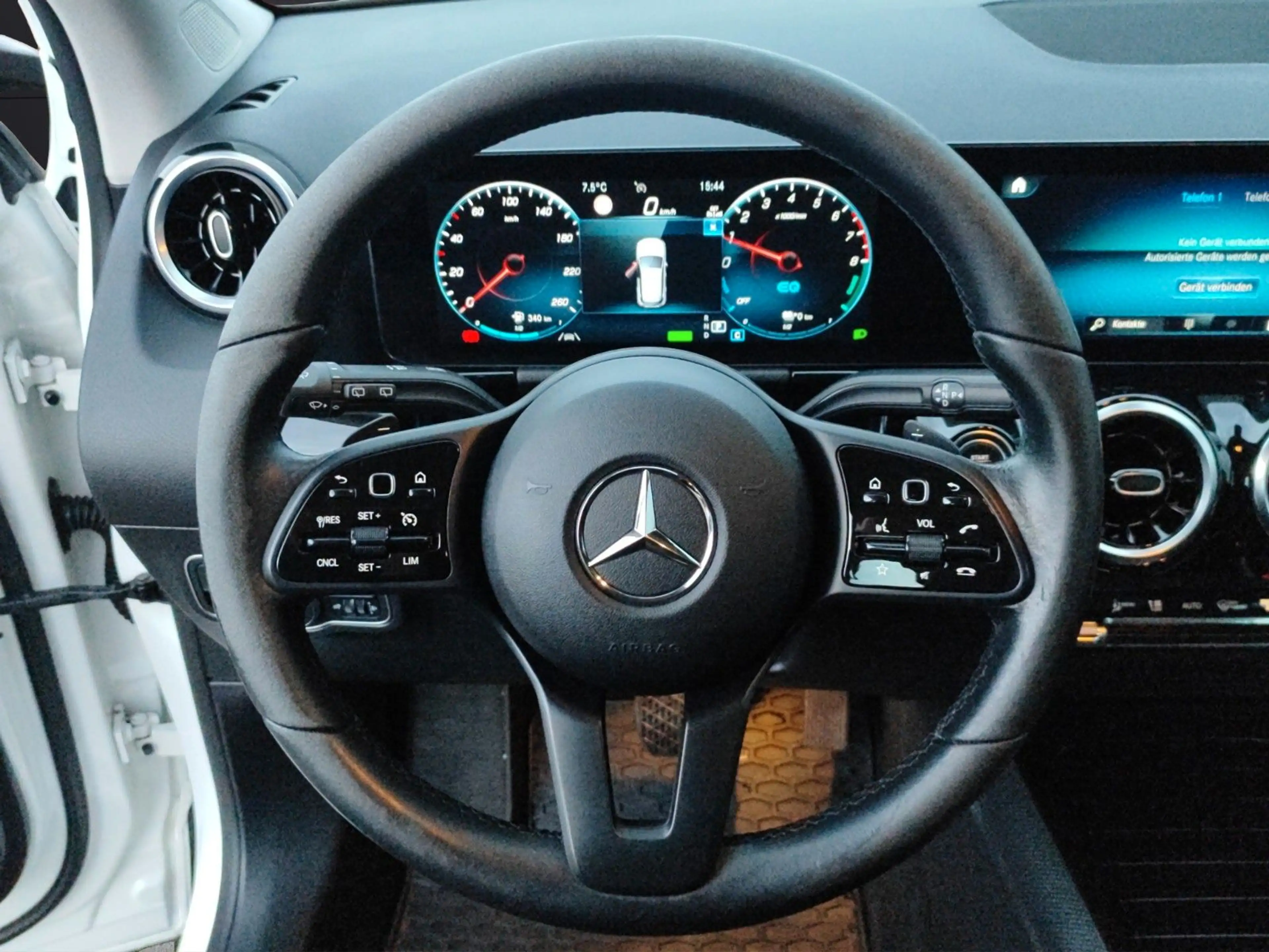 Mercedes-Benz GLA 250 e*Navi*AHK*Kamera*SitzHZ*DAB* — photo 11