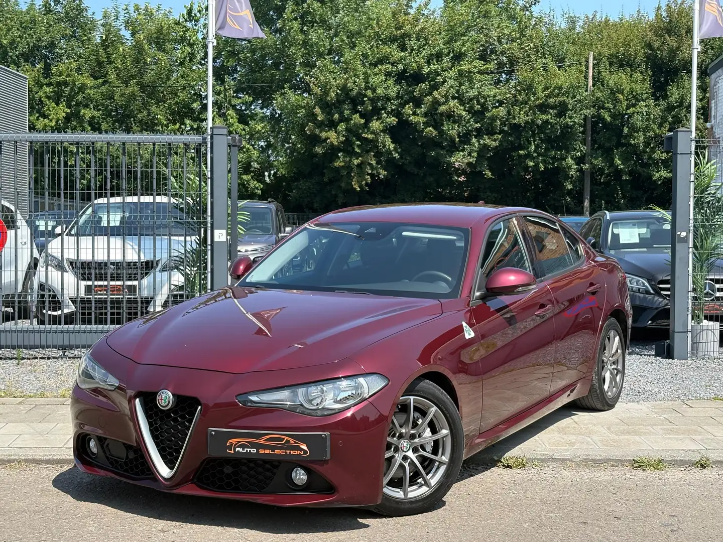 Alfa Romeo Giulia 2.2 JTDm-NAVI-EURO6-FULL KEYLESS-CAMERA-CRUISE Noir - 1