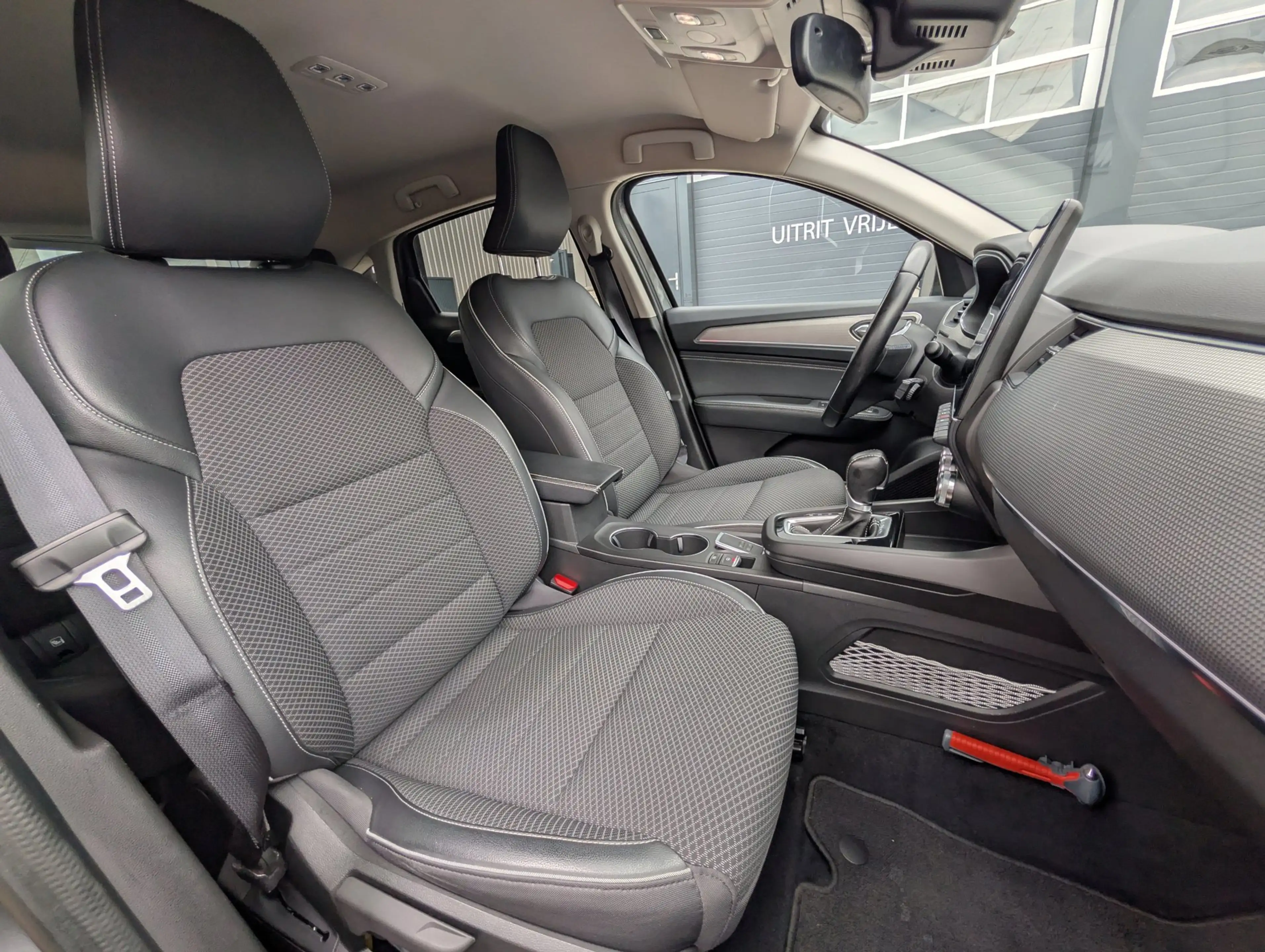 Renault Arkana 1.6 E-Tech Hybrid 145 Intens — photo 19