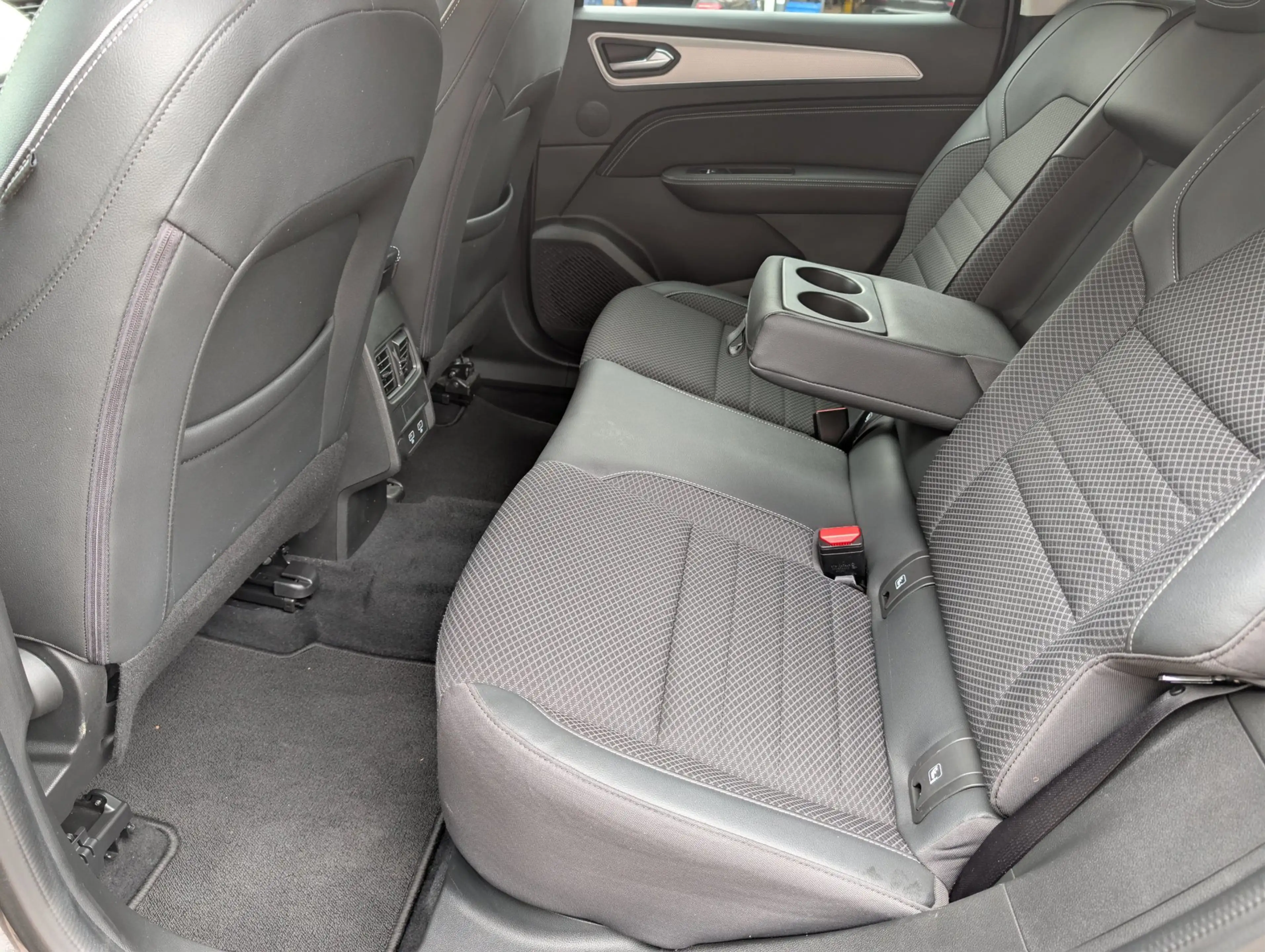 Renault Arkana 1.6 E-Tech Hybrid 145 Intens — photo 16
