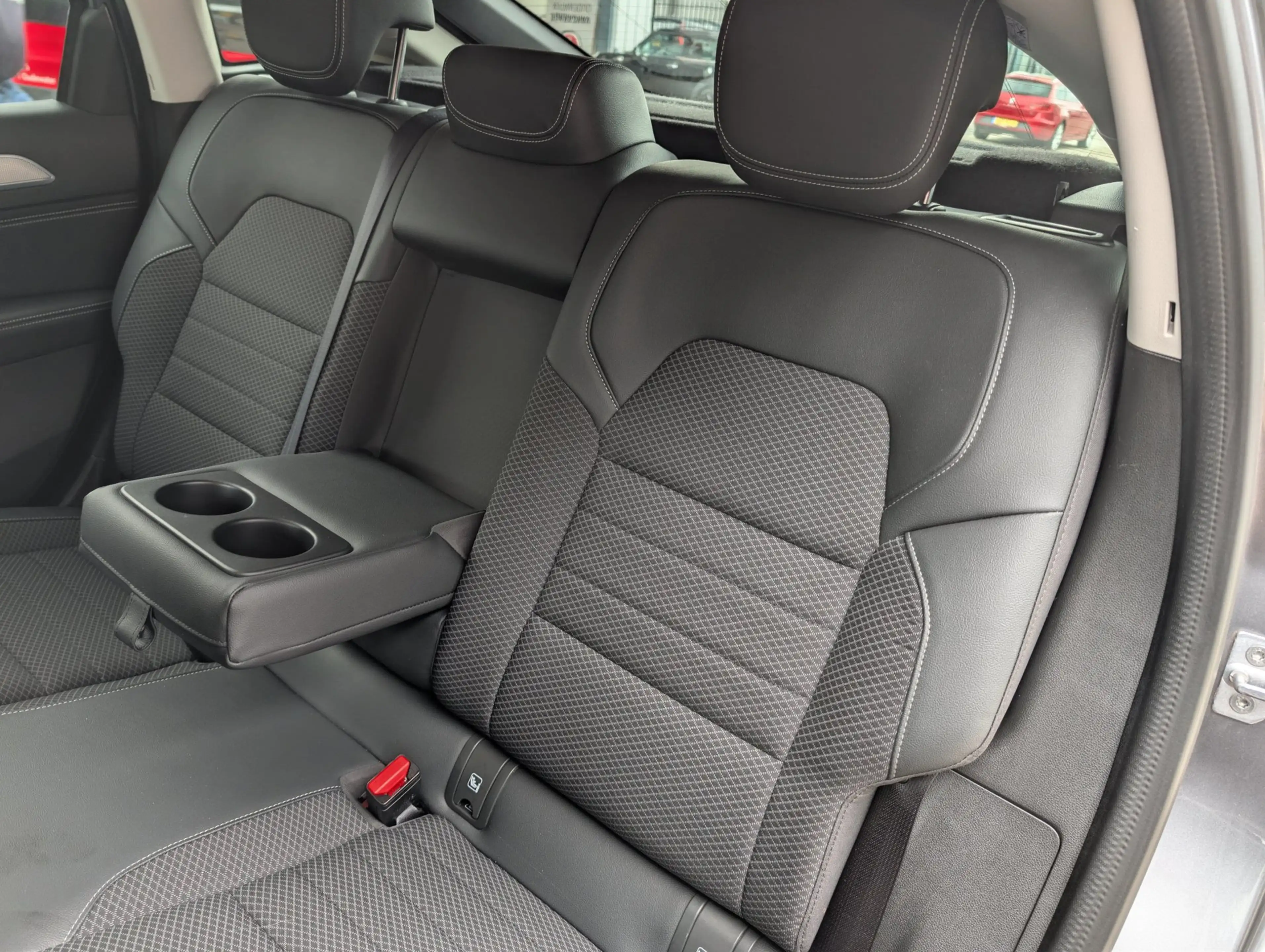 Renault Arkana 1.6 E-Tech Hybrid 145 Intens — photo 17