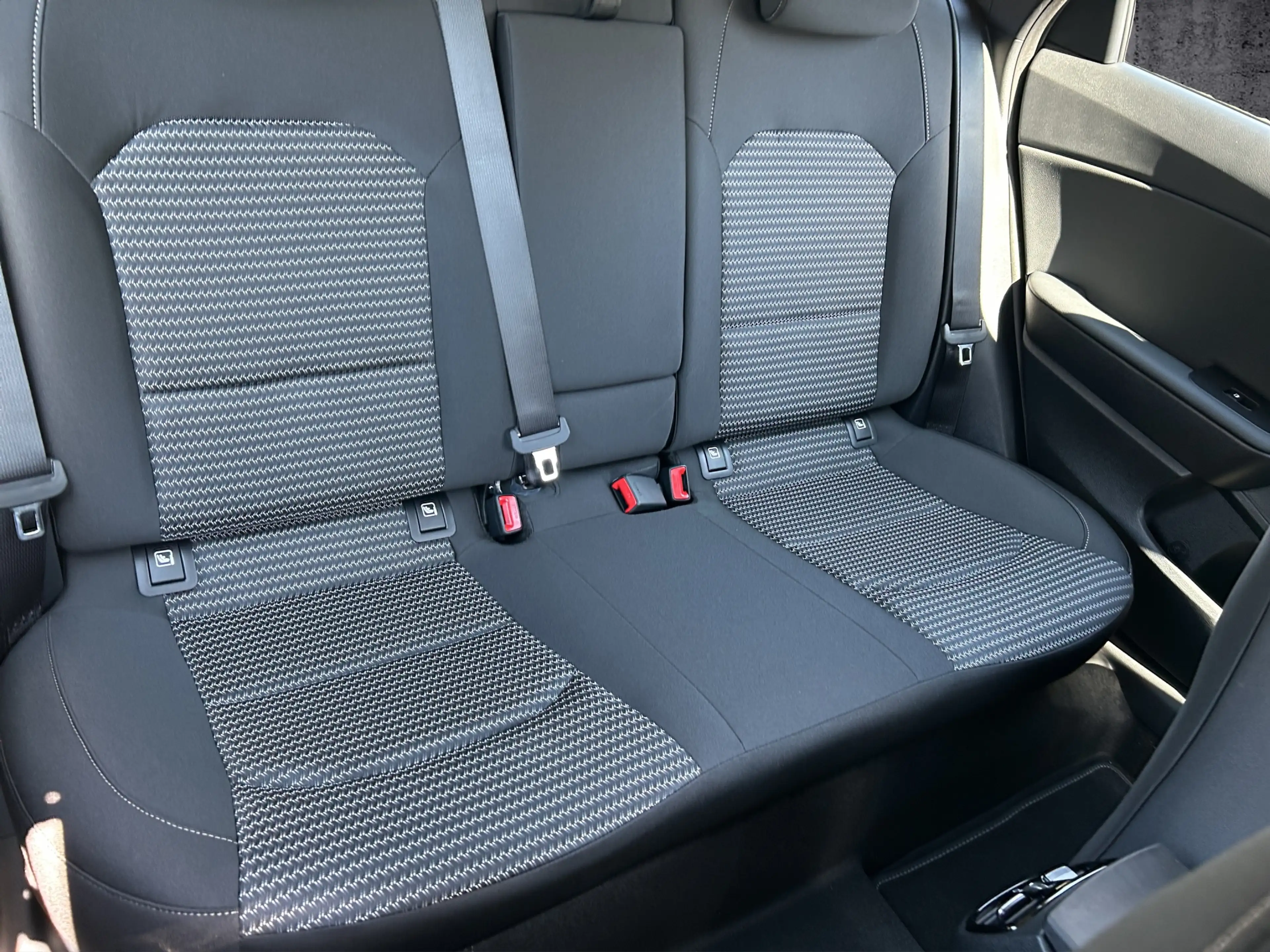 Kia Ceed / cee'd CEED 1.5T DCT VISION KOM+ NAVI KAMERA SHZ PDC ALU — photo 14