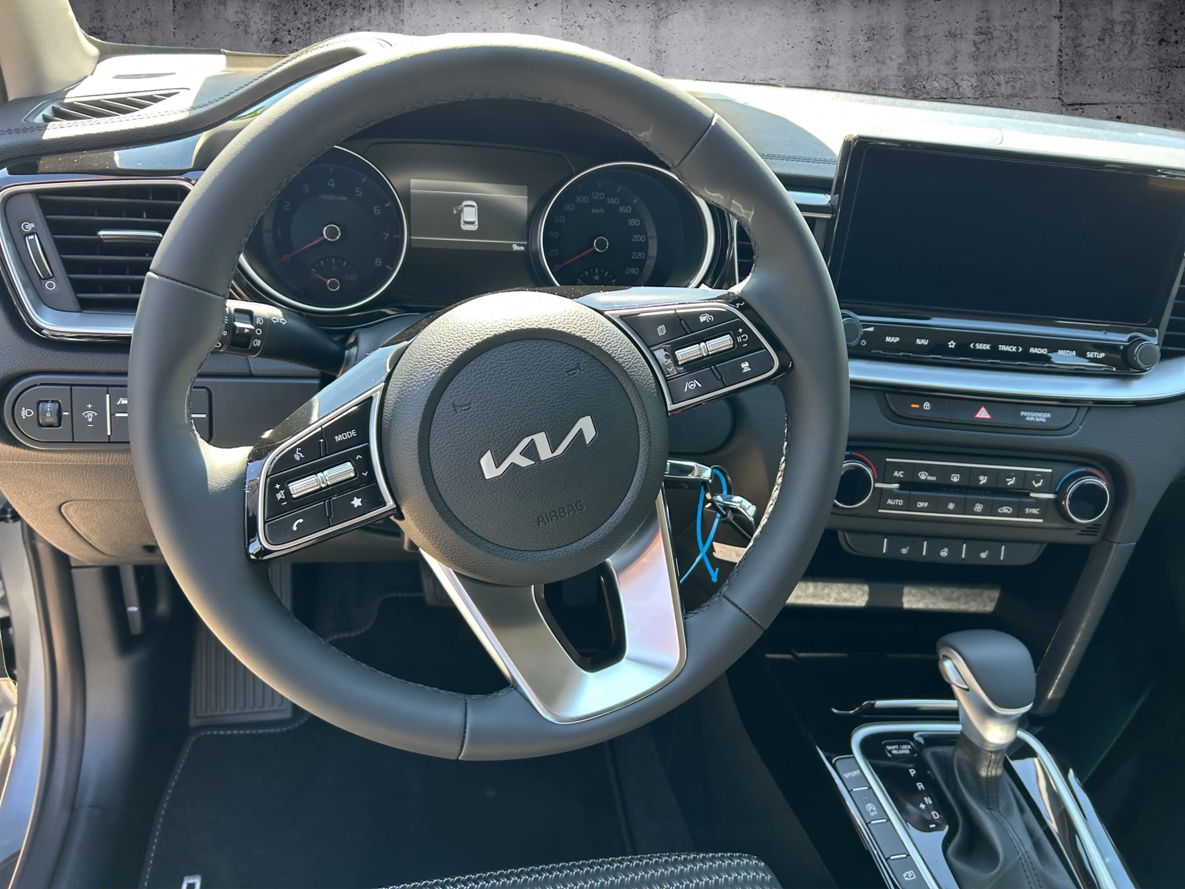 Kia Ceed / cee'd CEED 1.5T DCT VISION KOM+ NAVI KAMERA SHZ PDC ALU — photo 6