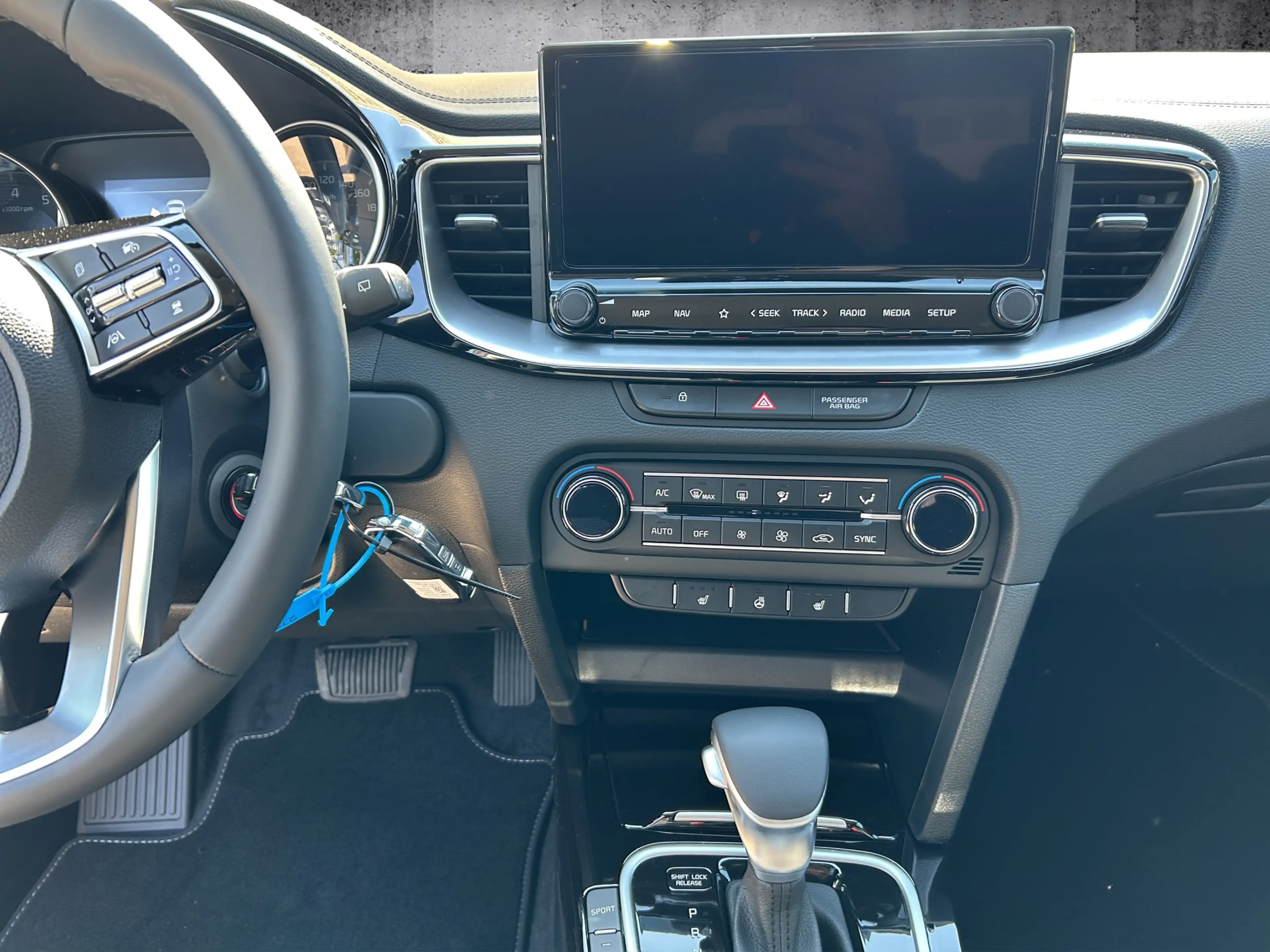 Kia Ceed / cee'd CEED 1.5T DCT VISION KOM+ NAVI KAMERA SHZ PDC ALU — photo 12