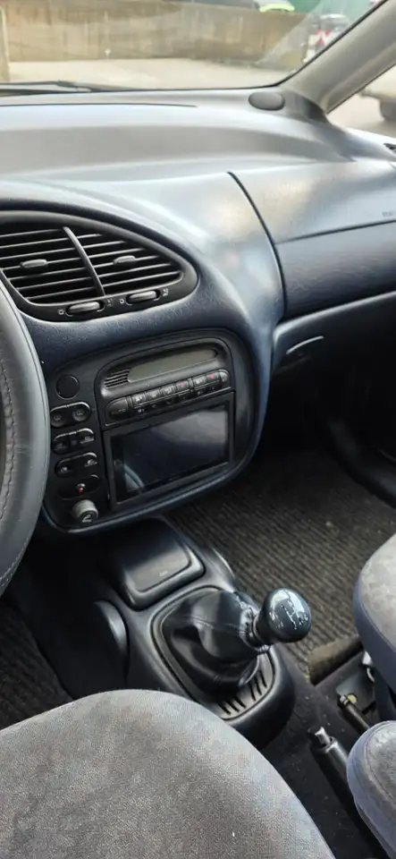 Ford Galaxy 2.0i (Ghia), foto 3