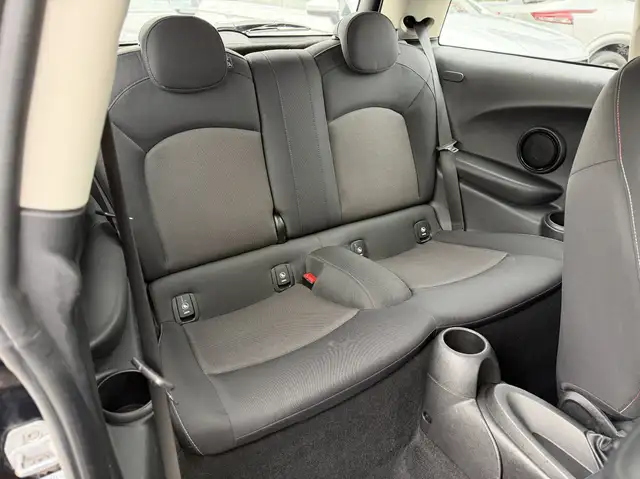 Mini Hatch view 9