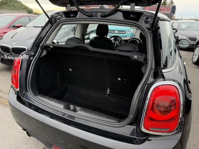 Mini Hatch view 11