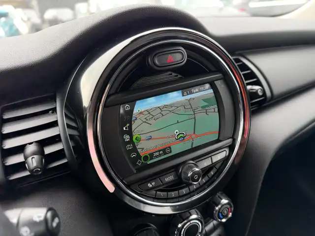 Mini Hatch view 15