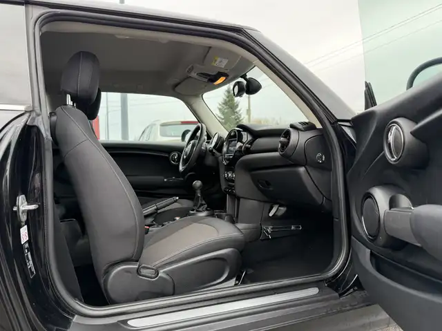 Mini Hatch view 10