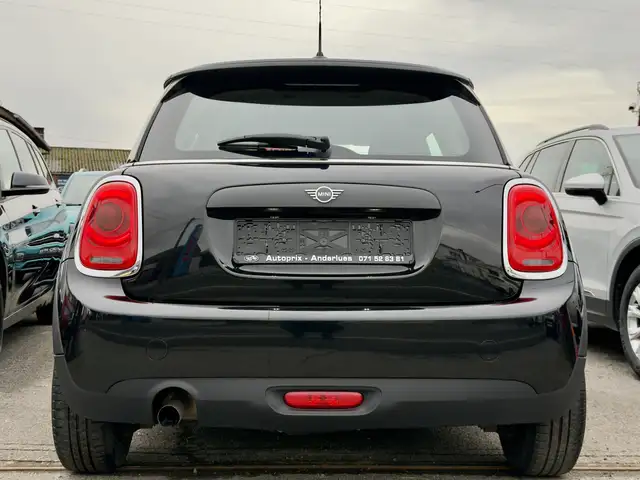 Mini Hatch view 6
