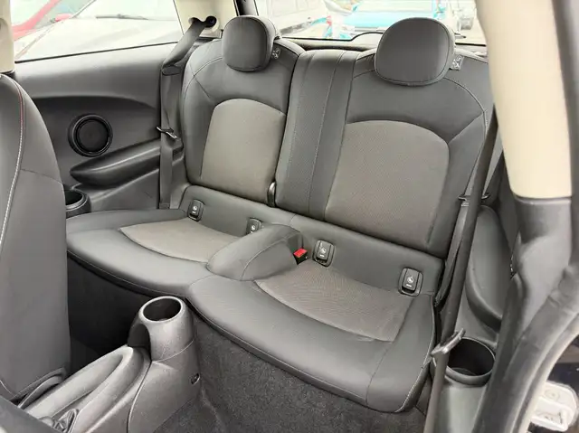 Mini Hatch view 8