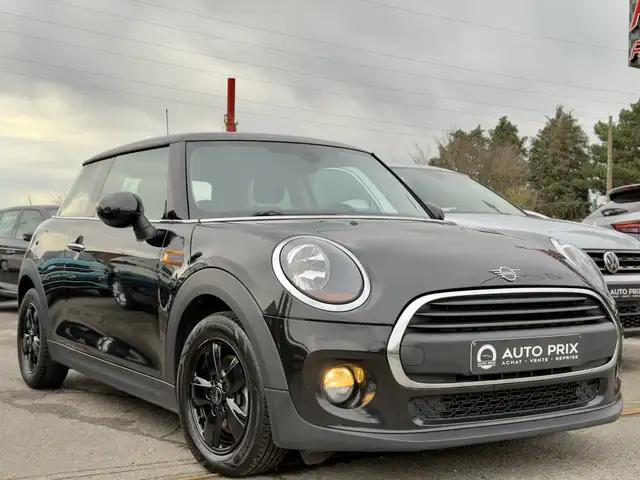 Mini Hatch view 2