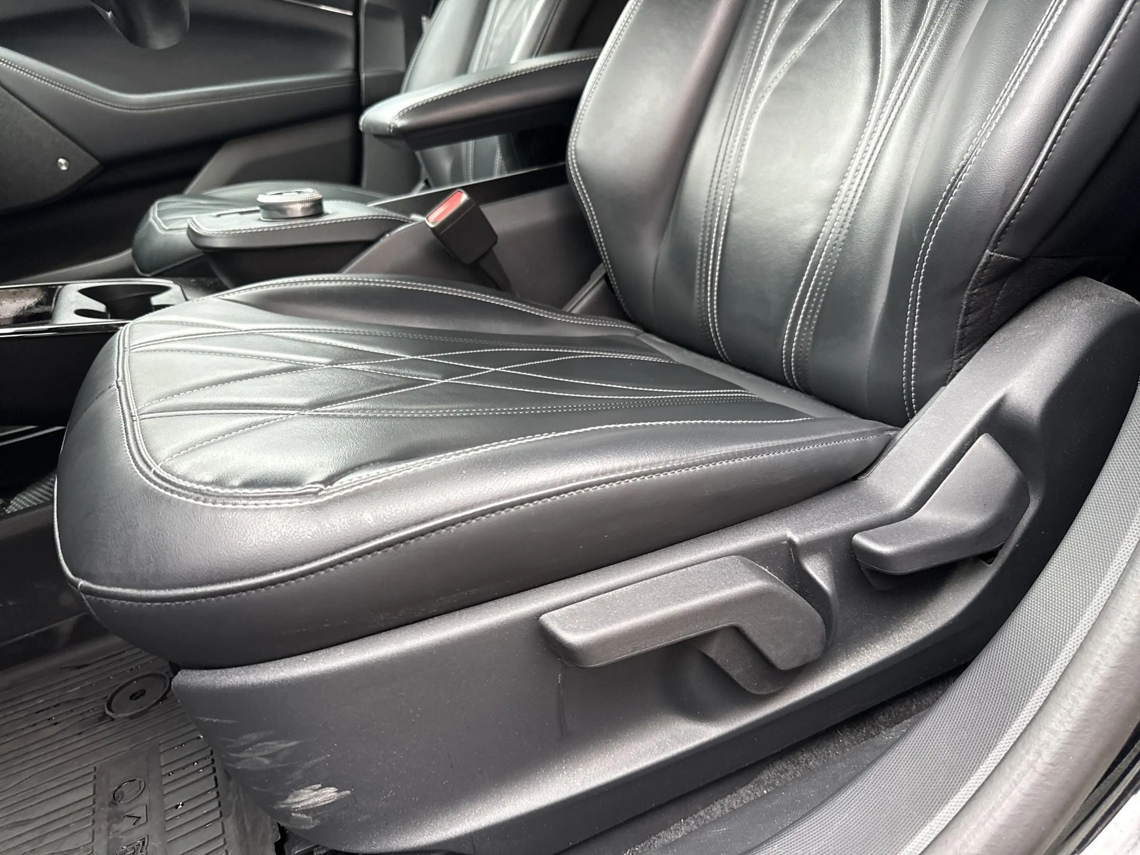 Ford Mustang Mach-E RWD 75 kWh — photo 14