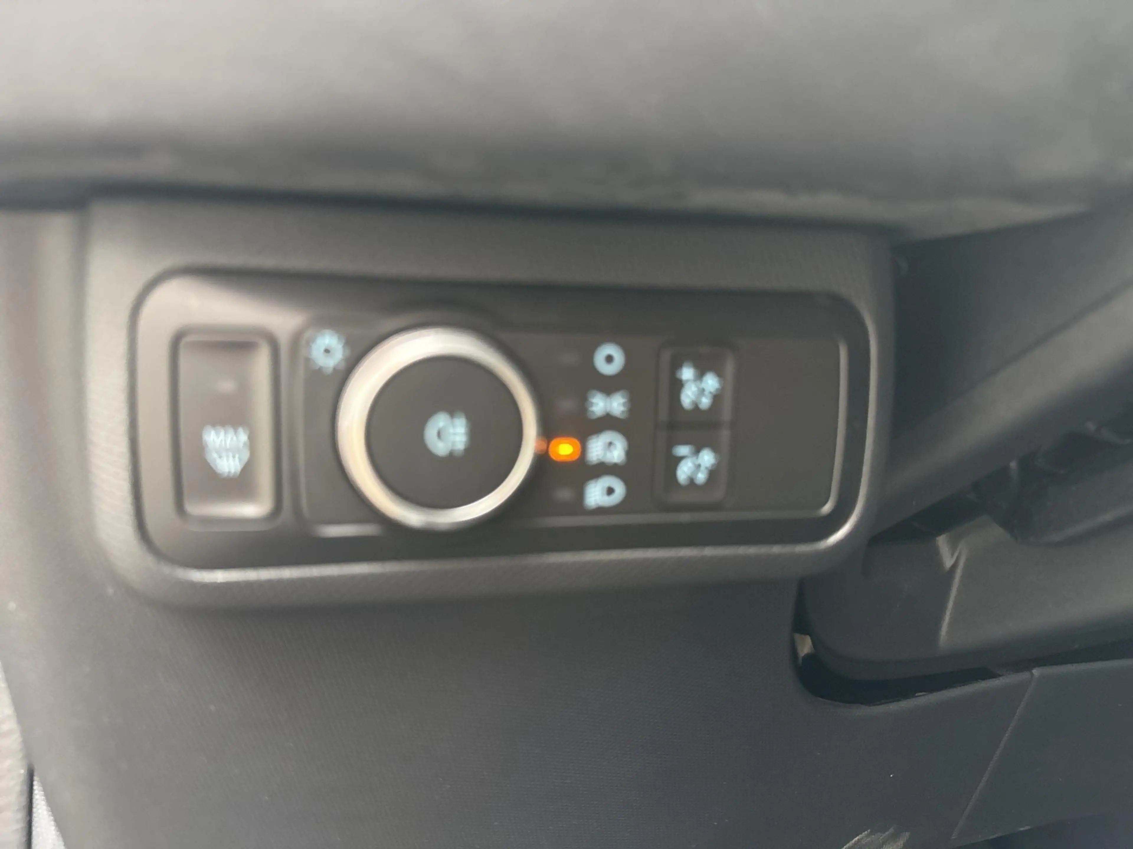 Ford Mustang Mach-E RWD 75 kWh — photo 11
