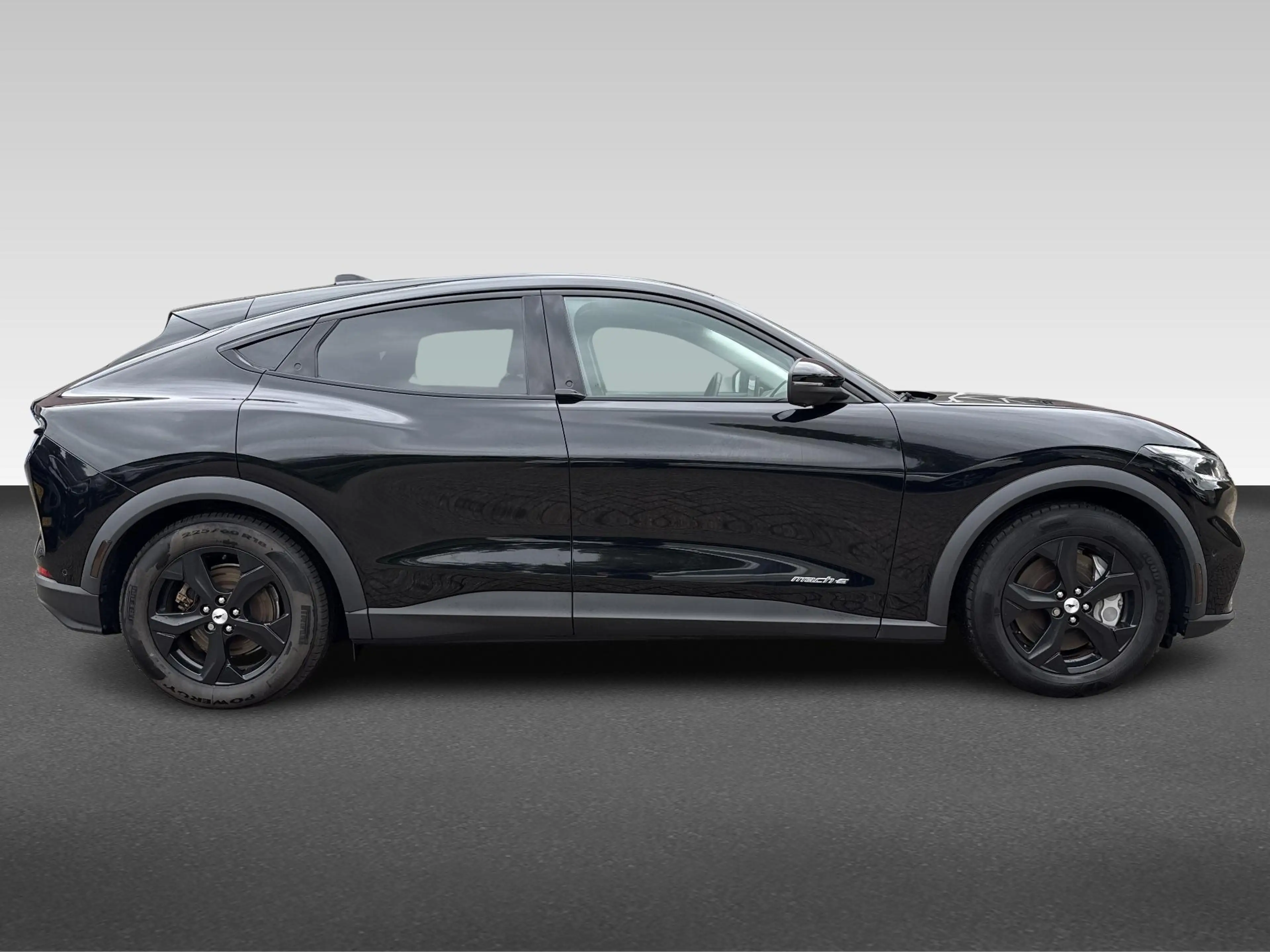 Ford Mustang Mach-E RWD 75 kWh — photo 5