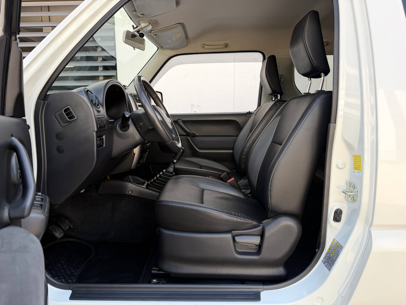 Suzuki Jimny Jimny Style Ranger 4x4 AHK Leder Sitzheizung Unfallfrei Top Zustand — photo 5