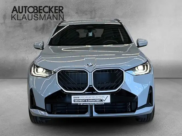 BMW X3 view 5