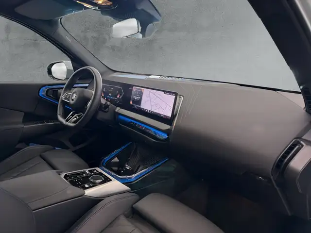 BMW X3 view 12