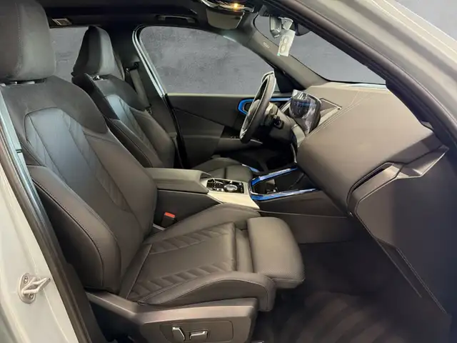 BMW X3 view 11