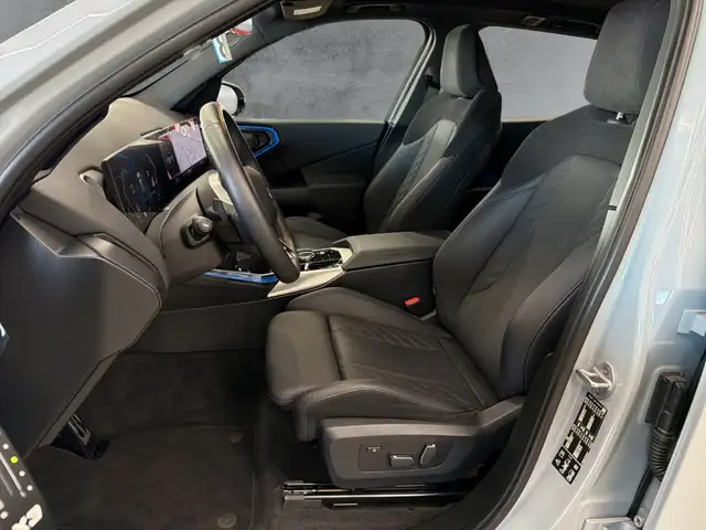BMW X3 view 8