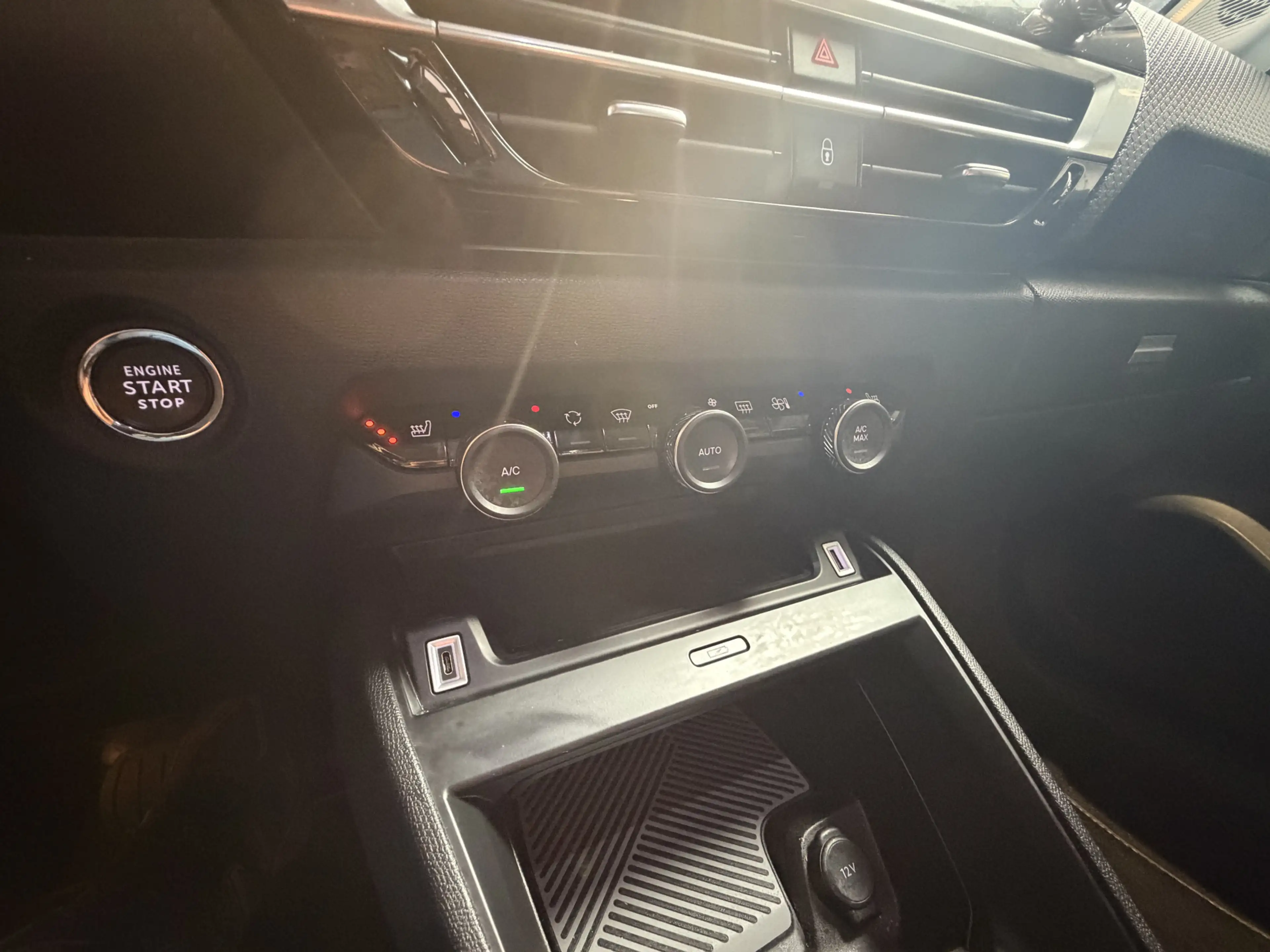 Citroen C4 X 1.2 Puretech Shine — photo 28