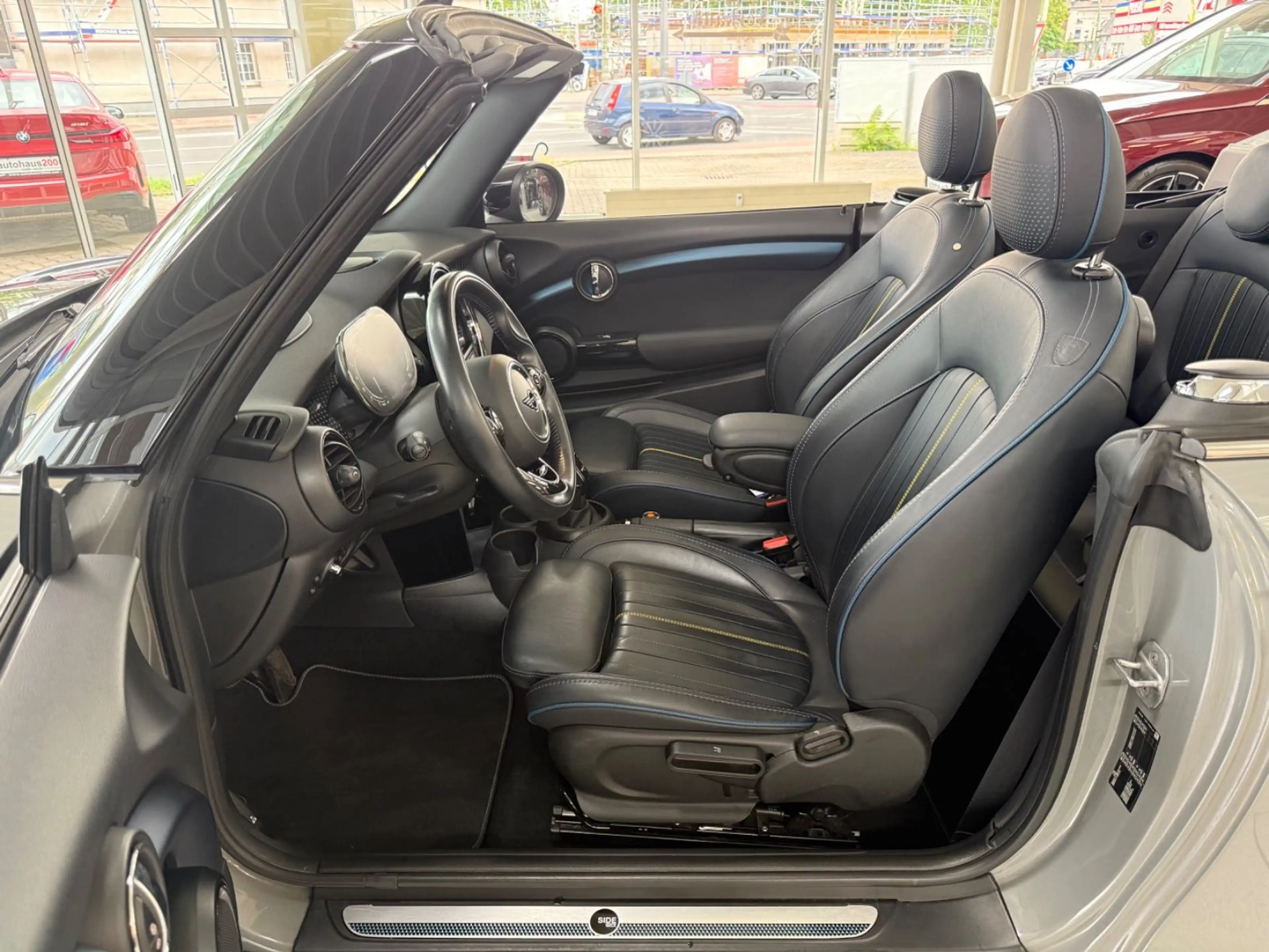 MINI Cooper Cabrio Sidewalk Trim AUT./LED/HUD/CAM — photo 14