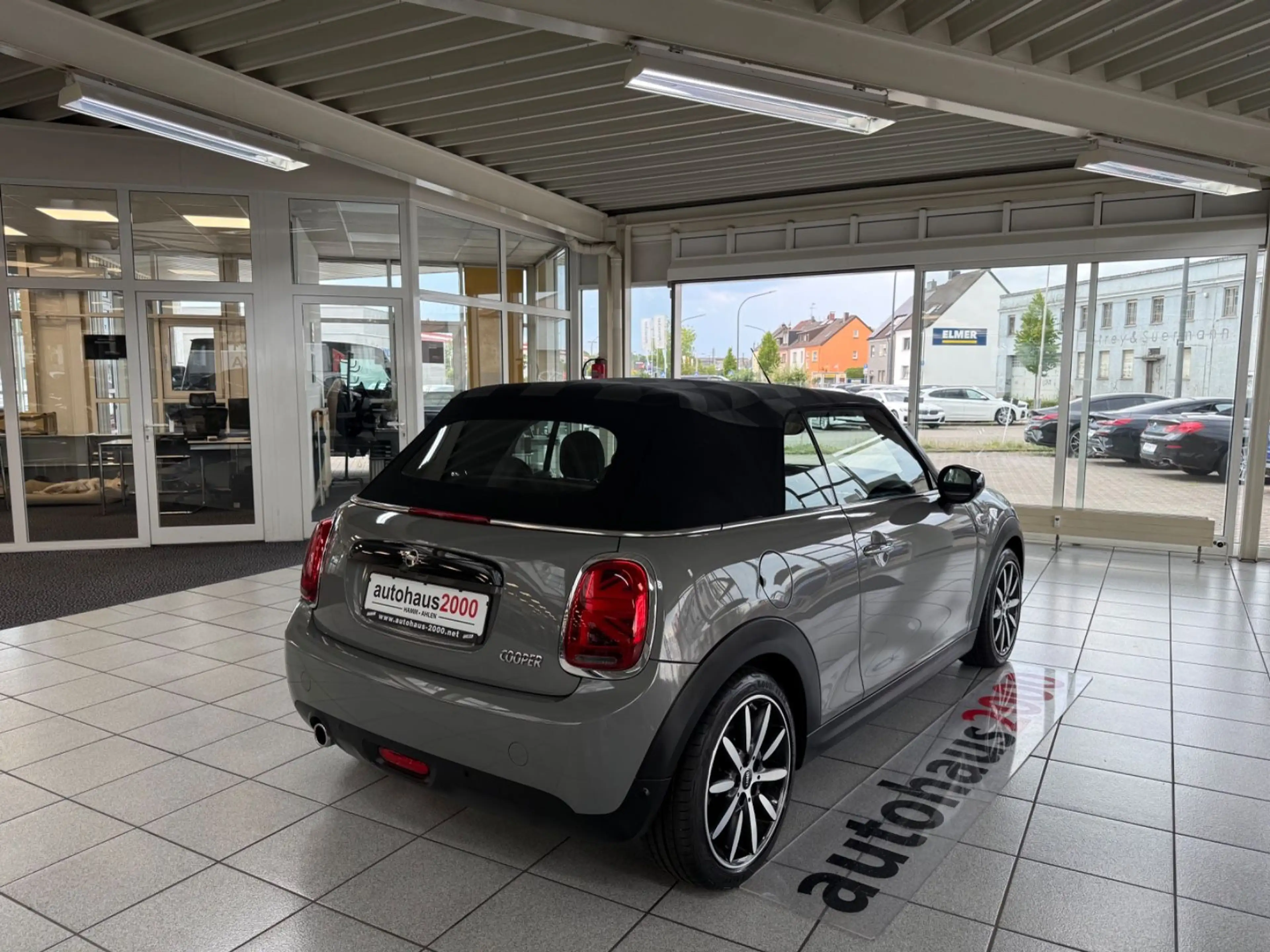 MINI Cooper Cabrio Sidewalk Trim AUT./LED/HUD/CAM — photo 3