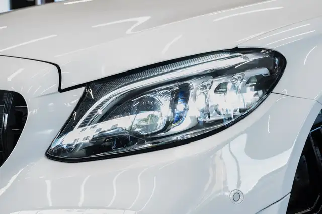 Mercedes-Benz C-Class view 4