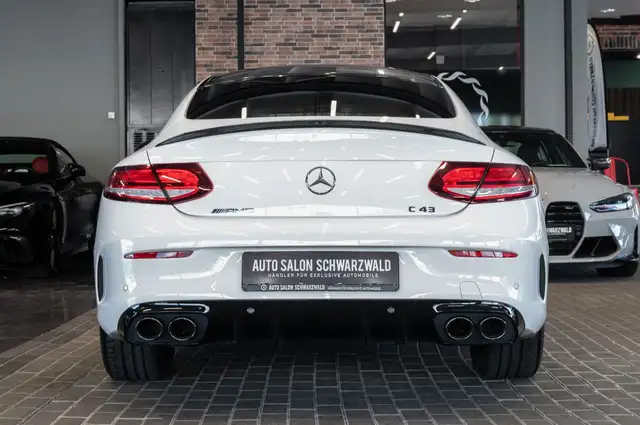 Mercedes-Benz C-Class view 9