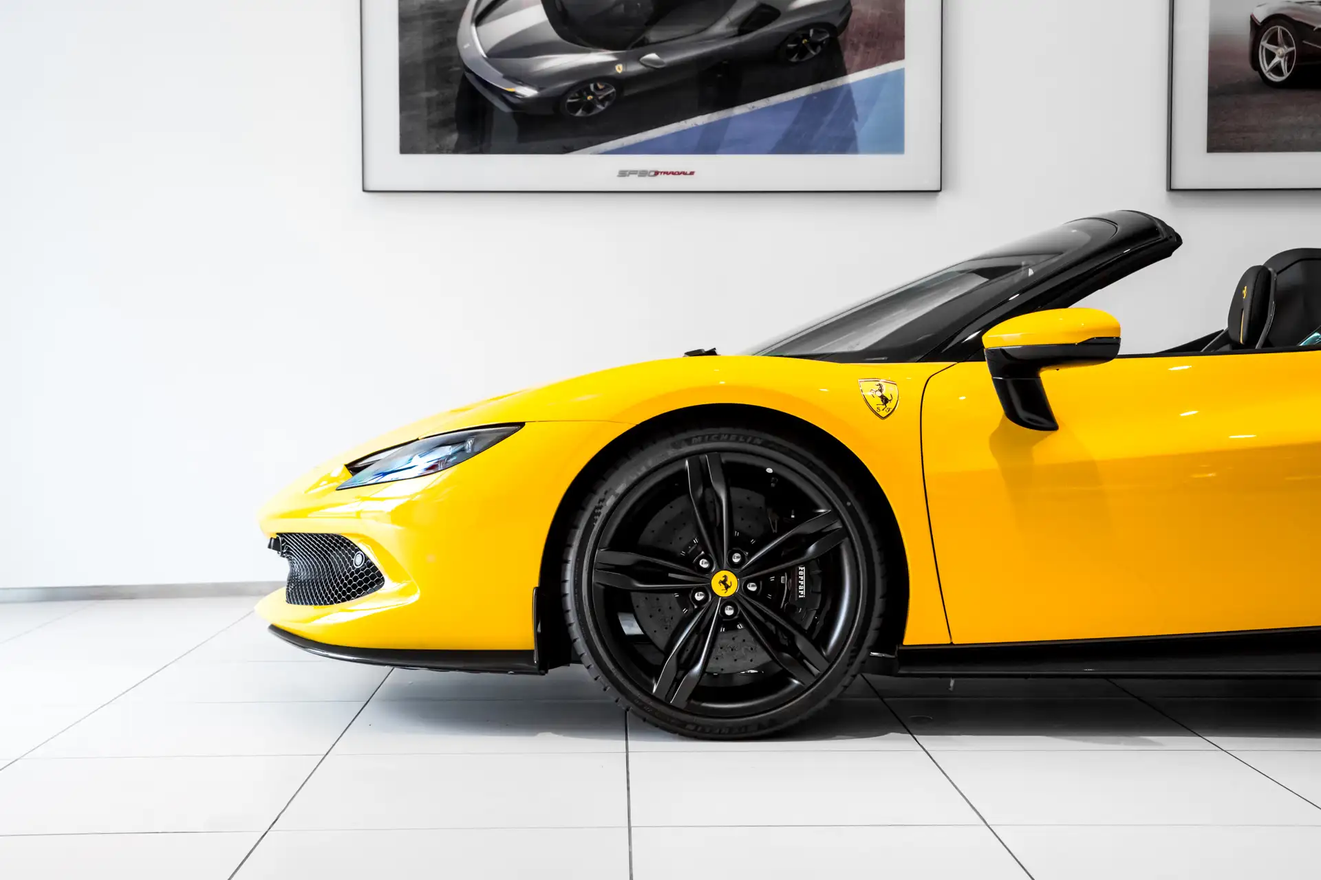 페라리 296 GTS 2024 노랑 사진 8