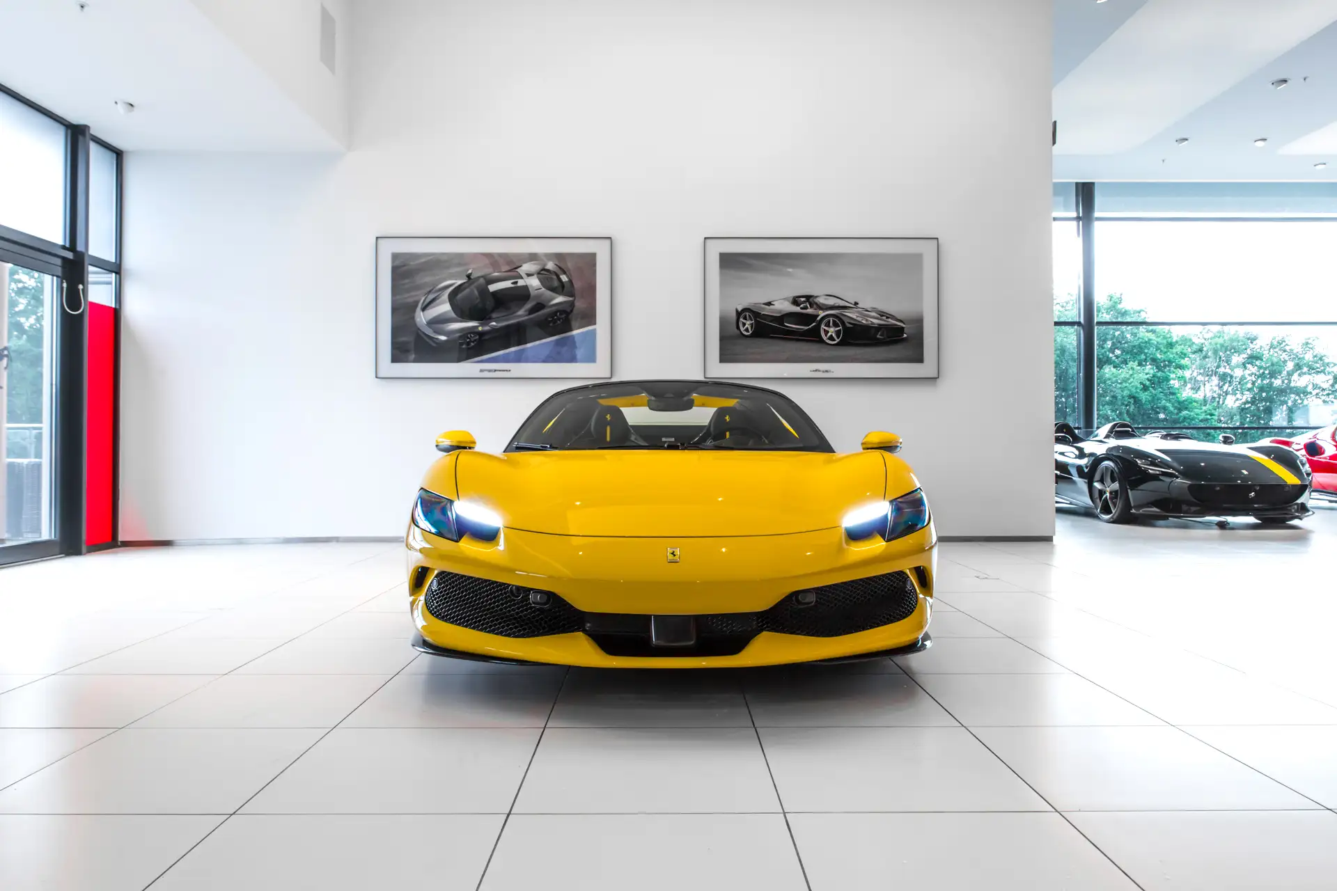 페라리 296 GTS 2024 노랑 사진 6