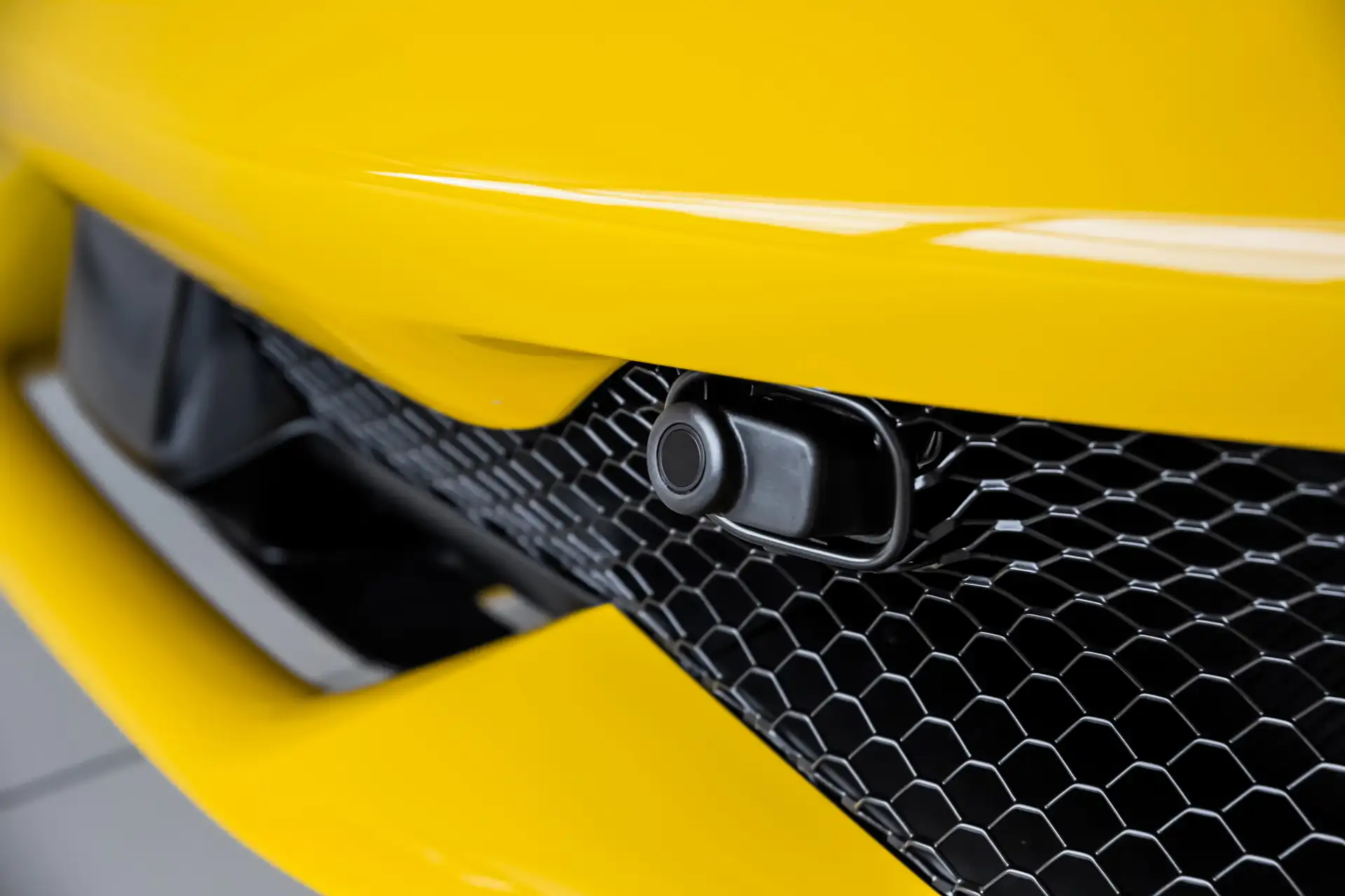 페라리 296 GTS 2024 노랑 사진 7