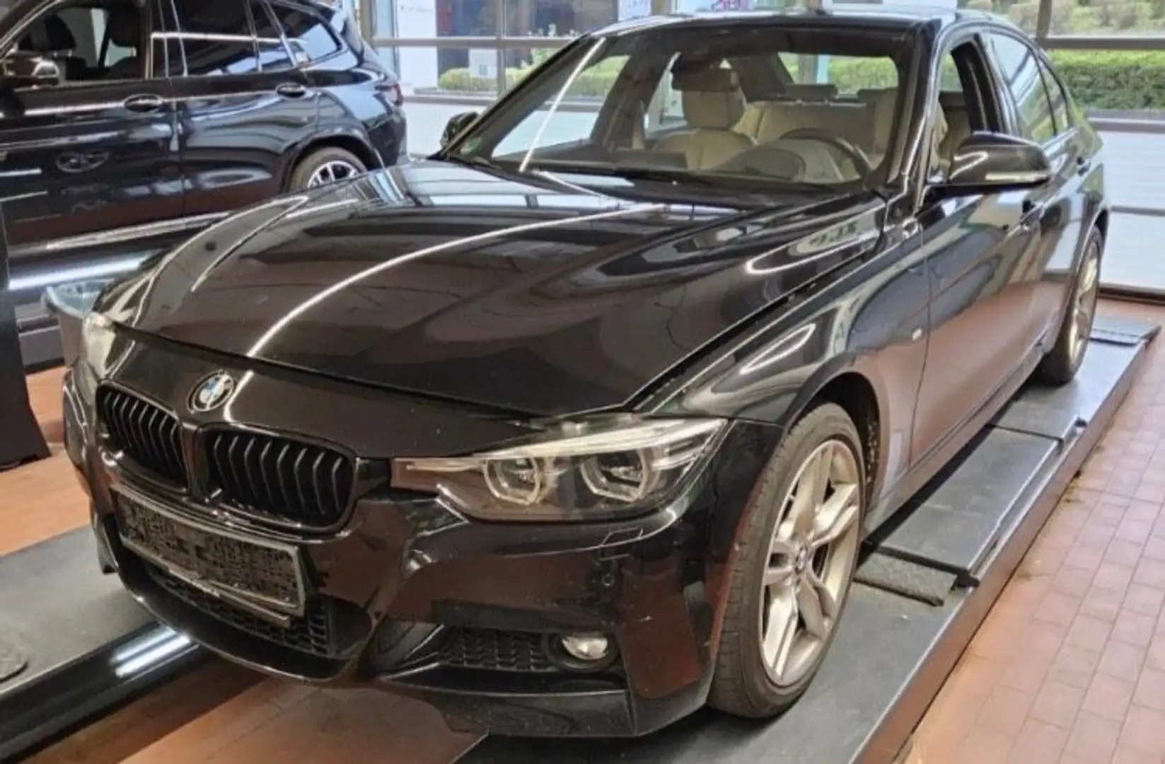 BMW 320 dx M Paket NavPR Leder A.LED HUD Hifi 360 Noir - 1