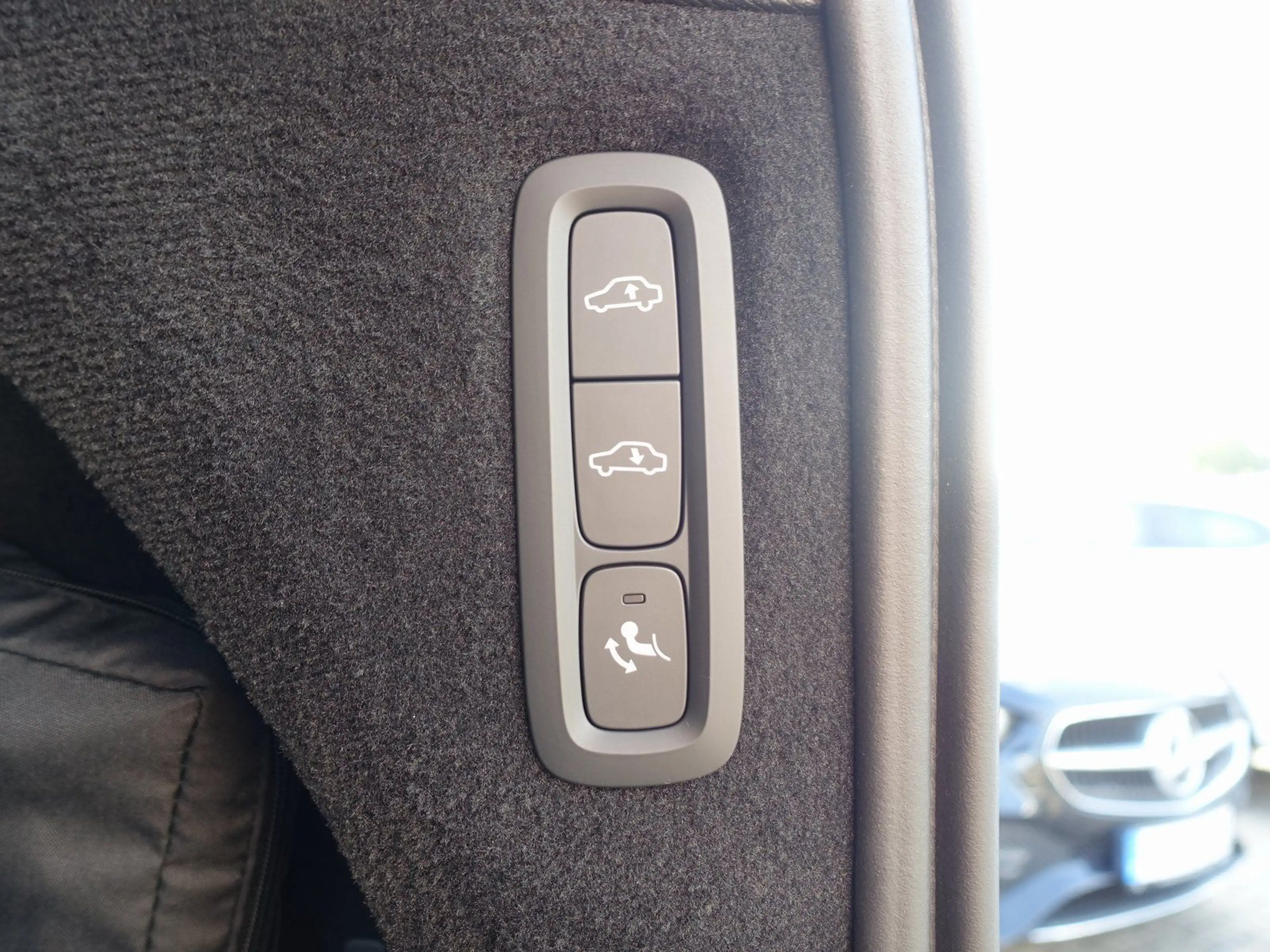 Volvo XC90 Ultra T8 AWD Plug-in Hybrid/B&W/HUD/Pano — photo 28
