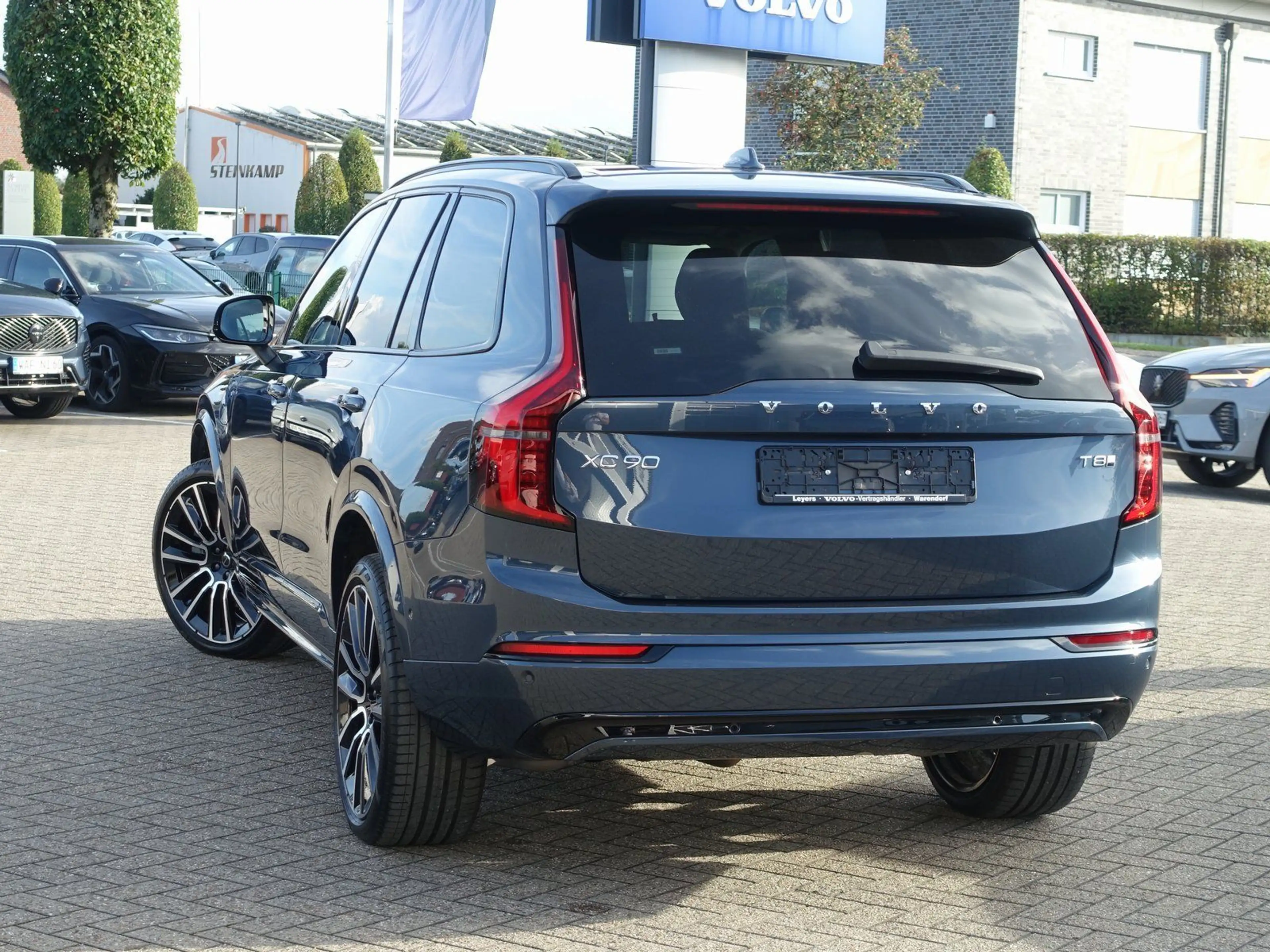 Volvo XC90 Ultra T8 AWD Plug-in Hybrid/B&W/HUD/Pano — photo 4