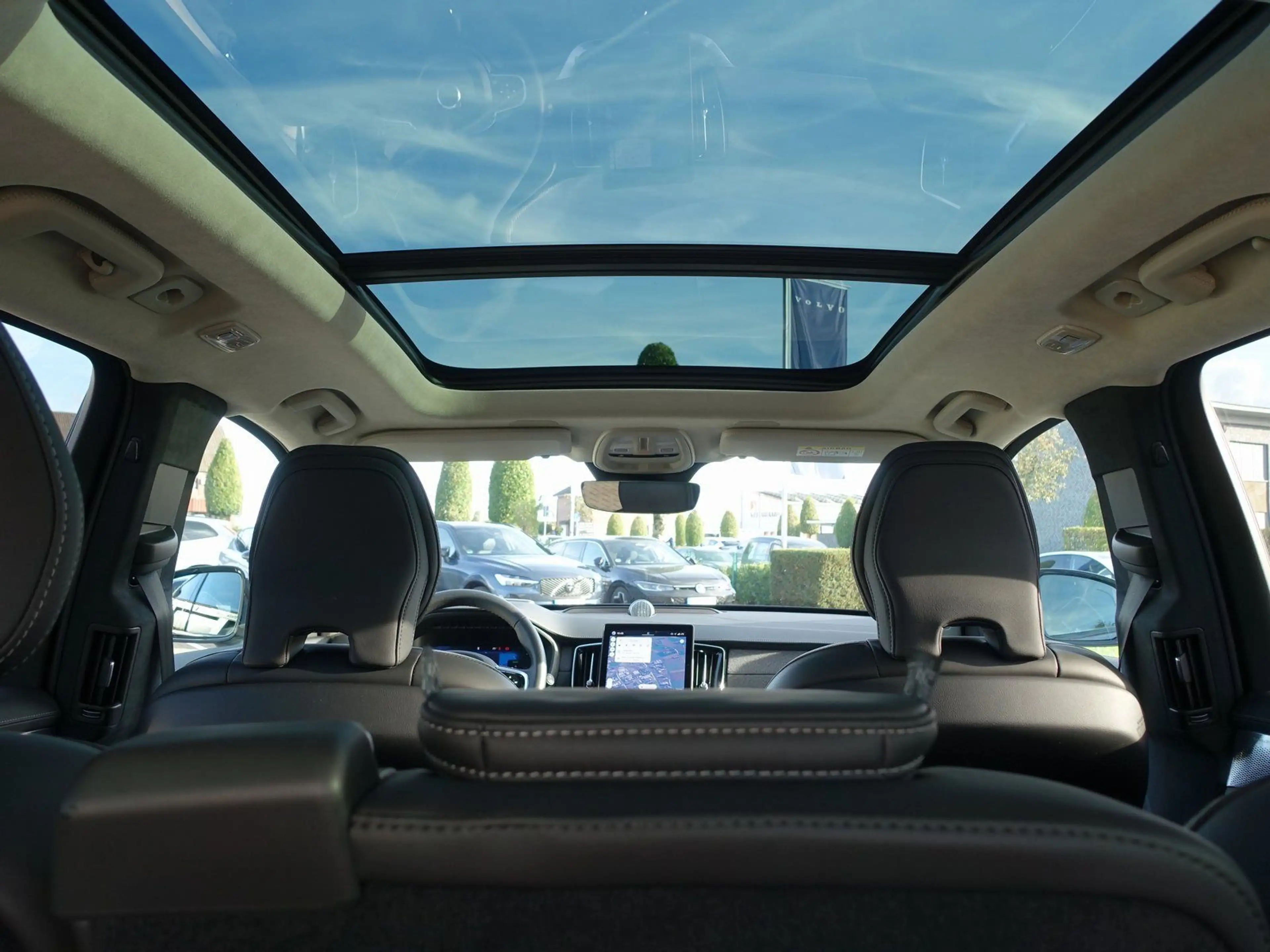 Volvo XC90 Ultra T8 AWD Plug-in Hybrid/B&W/HUD/Pano — photo 27