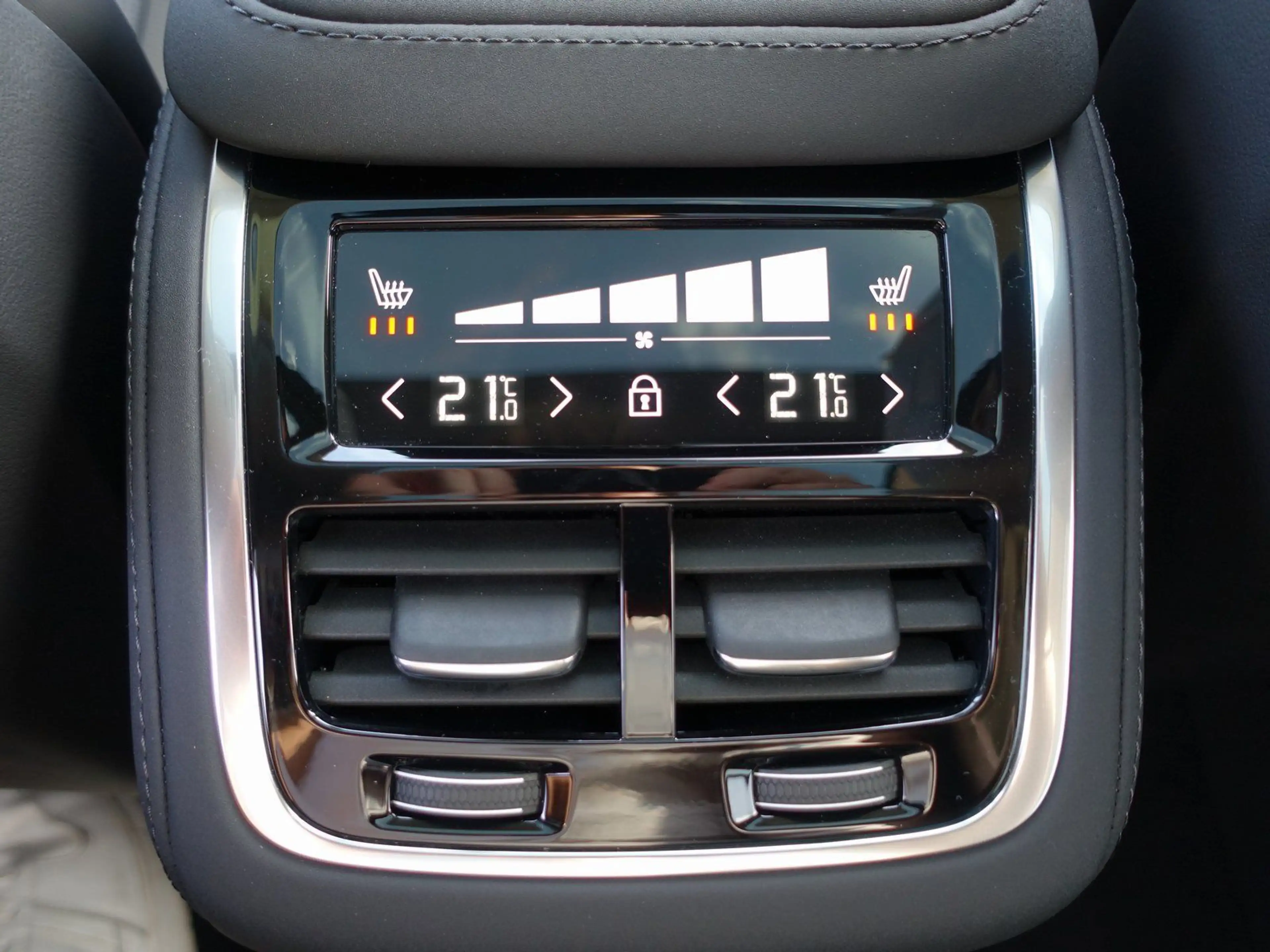 Volvo XC90 Ultra T8 AWD Plug-in Hybrid/B&W/HUD/Pano — photo 14
