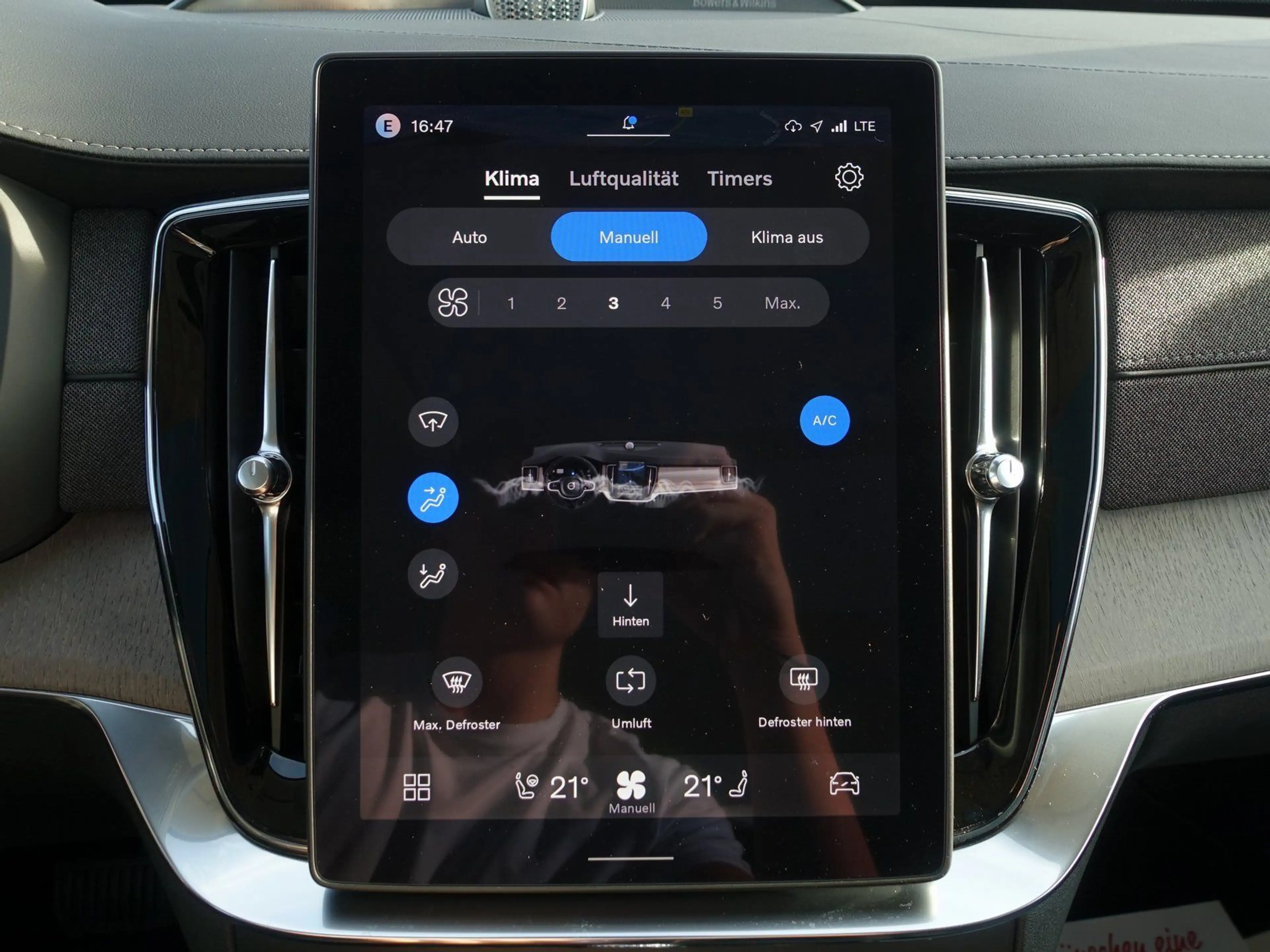Volvo XC90 Ultra T8 AWD Plug-in Hybrid/B&W/HUD/Pano — photo 18