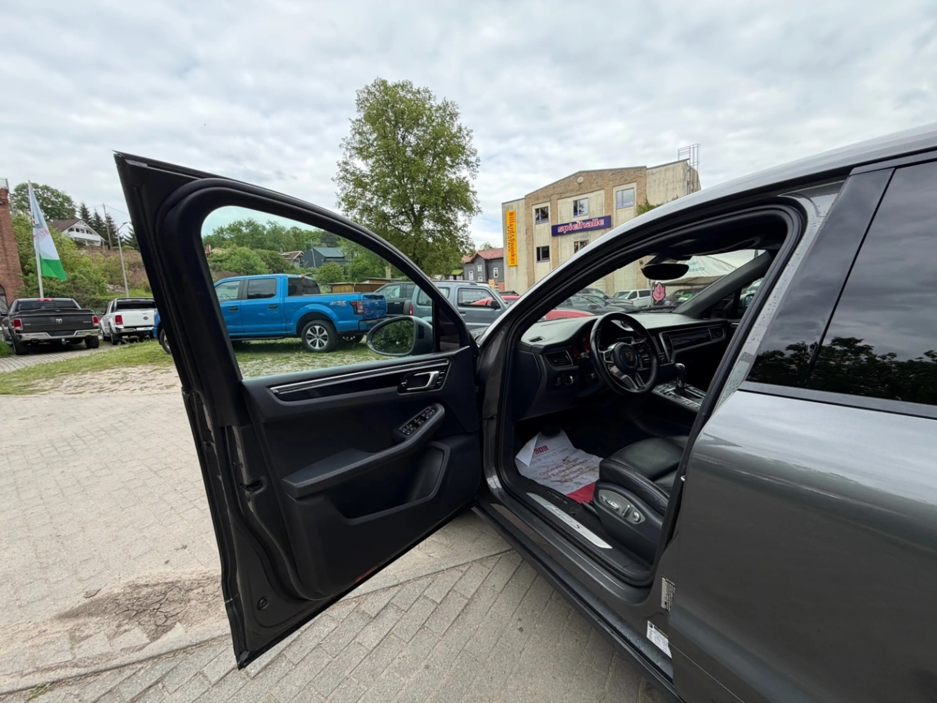 Porsche Macan S — photo 8