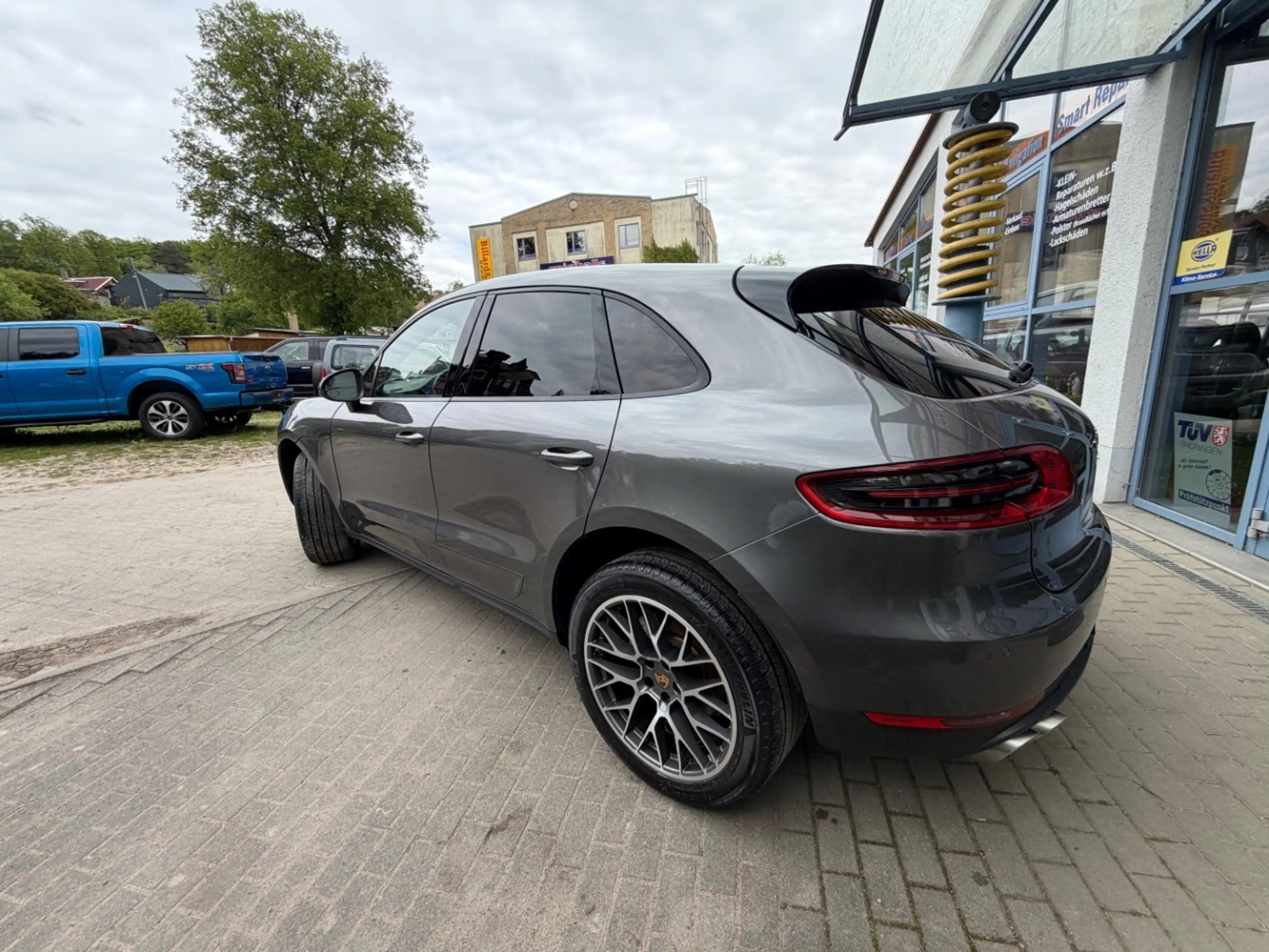 Porsche Macan S — photo 3