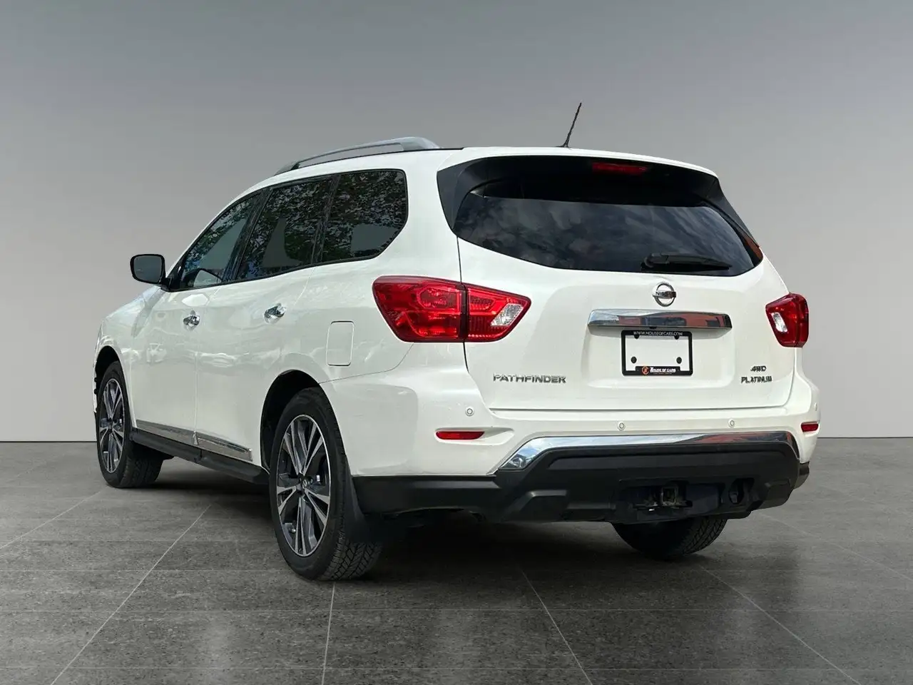 Nissan Pathfinder снимка Nissan Pathfinder